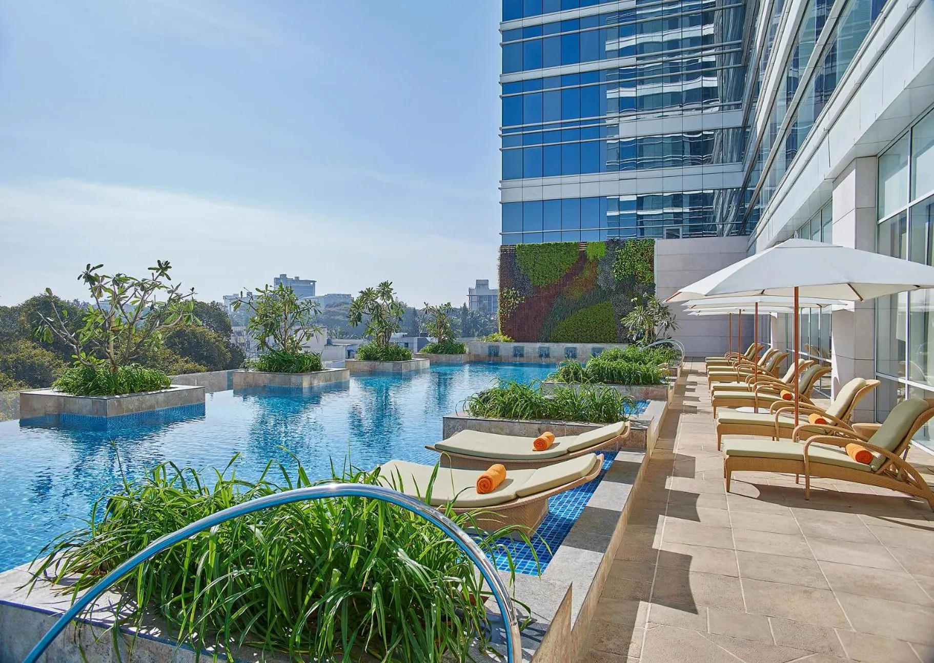 Panaroma View Twin Room - single occupancy in Shangri-La Bengaluru