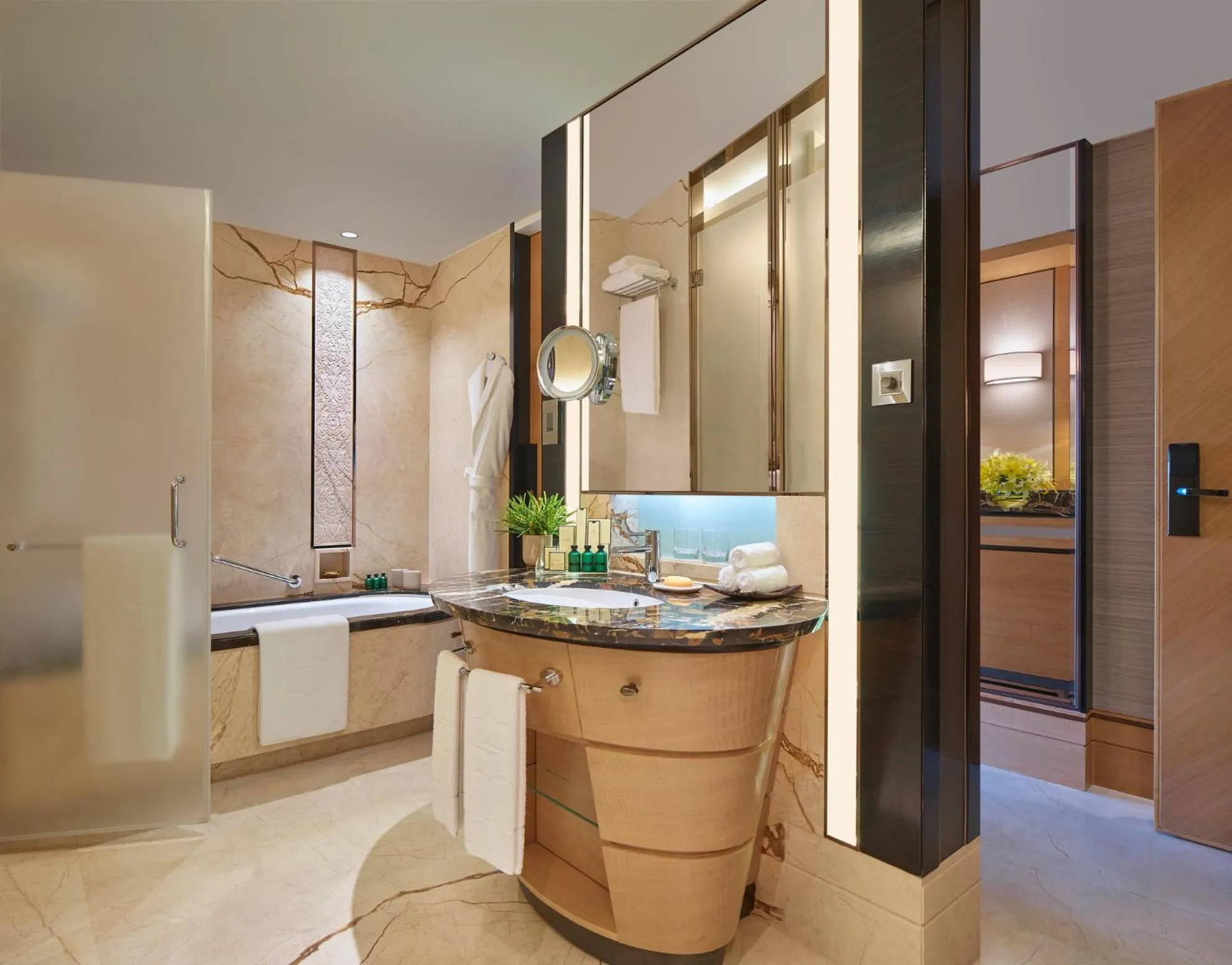 Deluxe Twin Room - single occupancy in Shangri-La Bengaluru