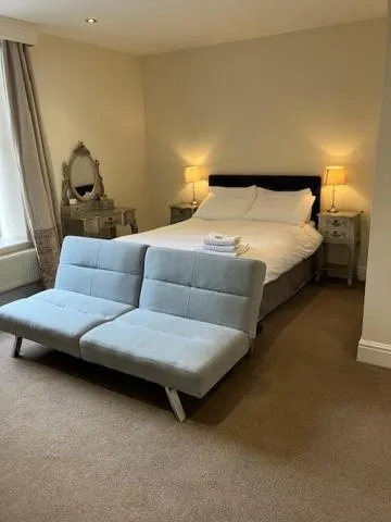 Double Room in Fair Oak House Exeter Airport