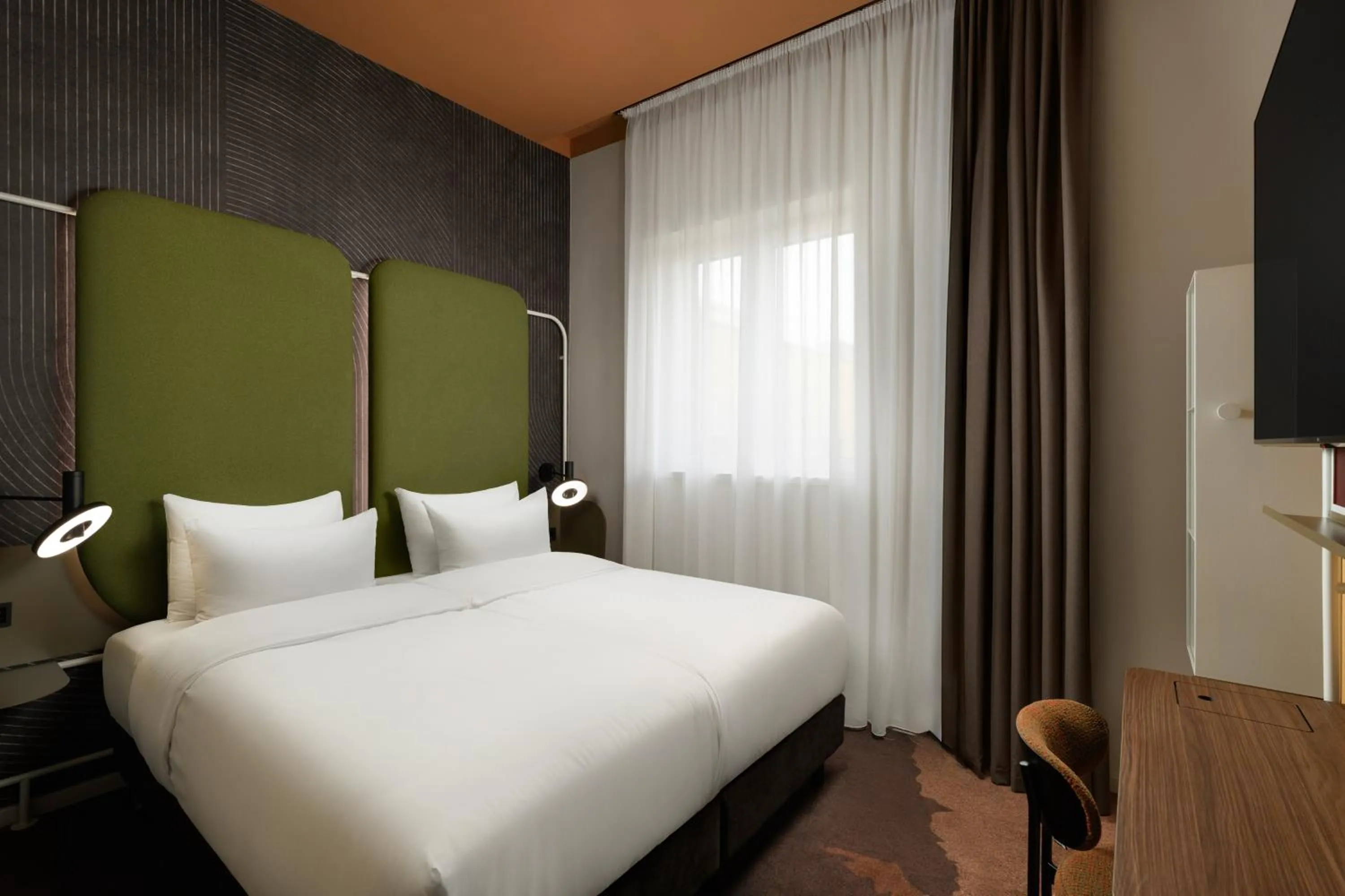 Deluxe Room with One Double Bed and One Bunk Bed in You Hotel Budapest - Handwritten Collection