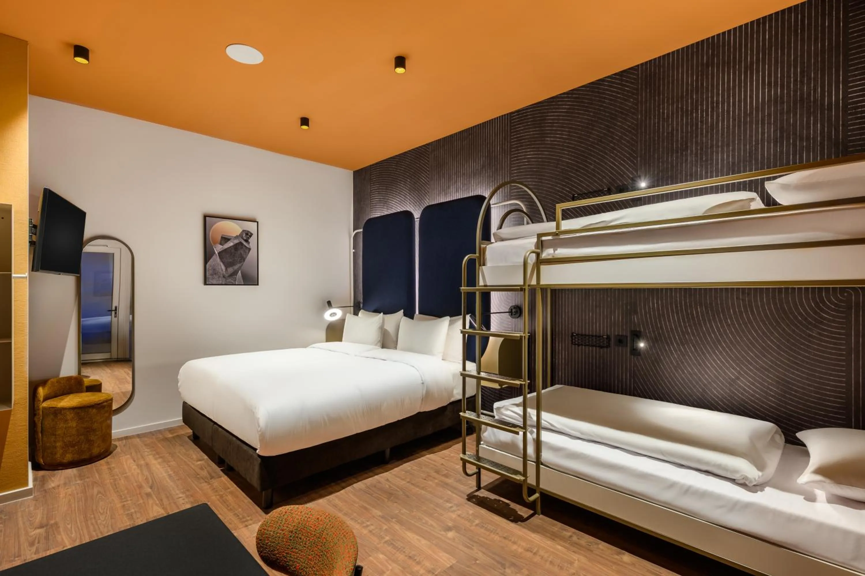 Apartment with One Double Bed and One Bunk Bed in You Hotel Budapest - Handwritten Collection