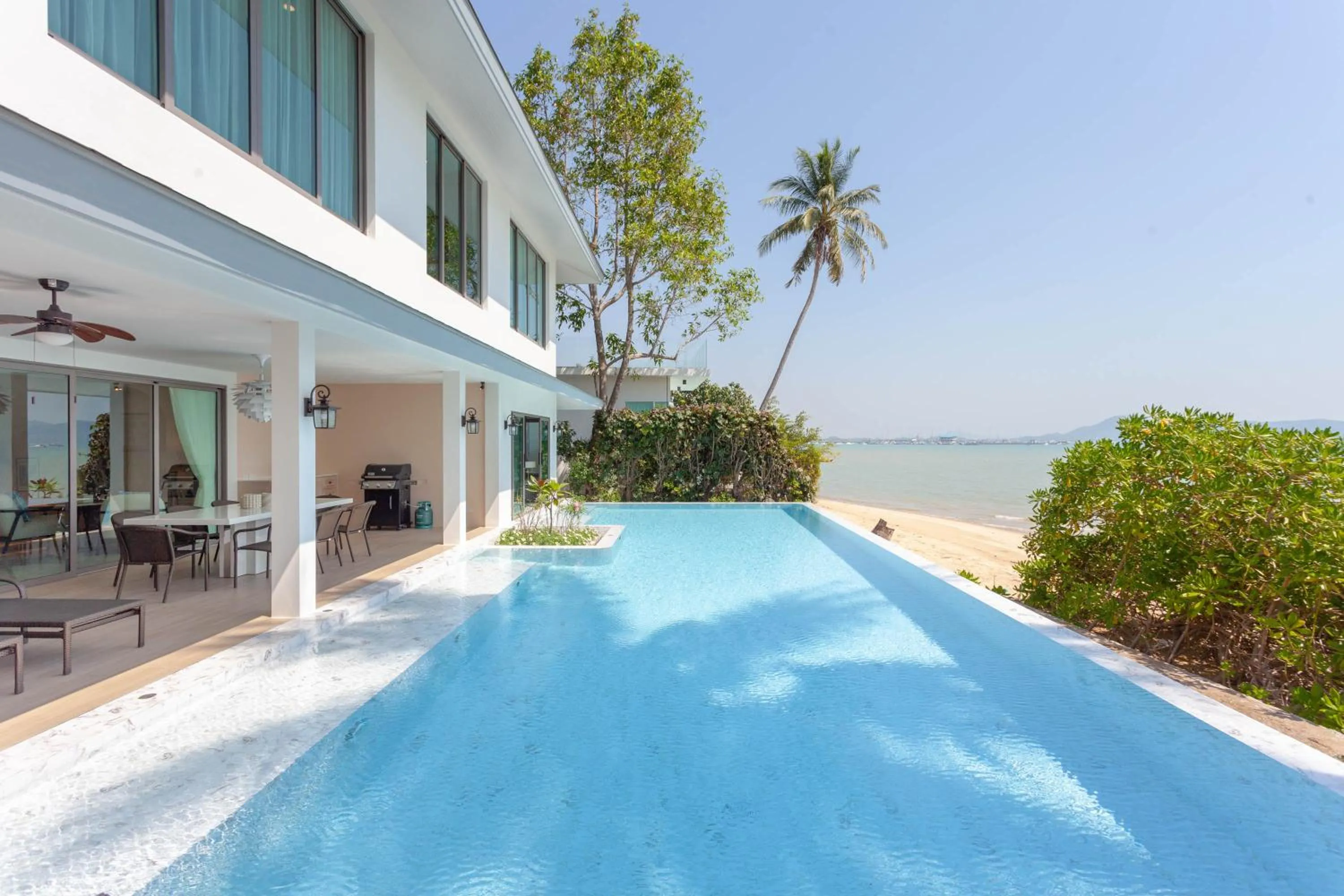 4-Bedroom Beachfront Pool Villa in Fisherman Way Beach Villa