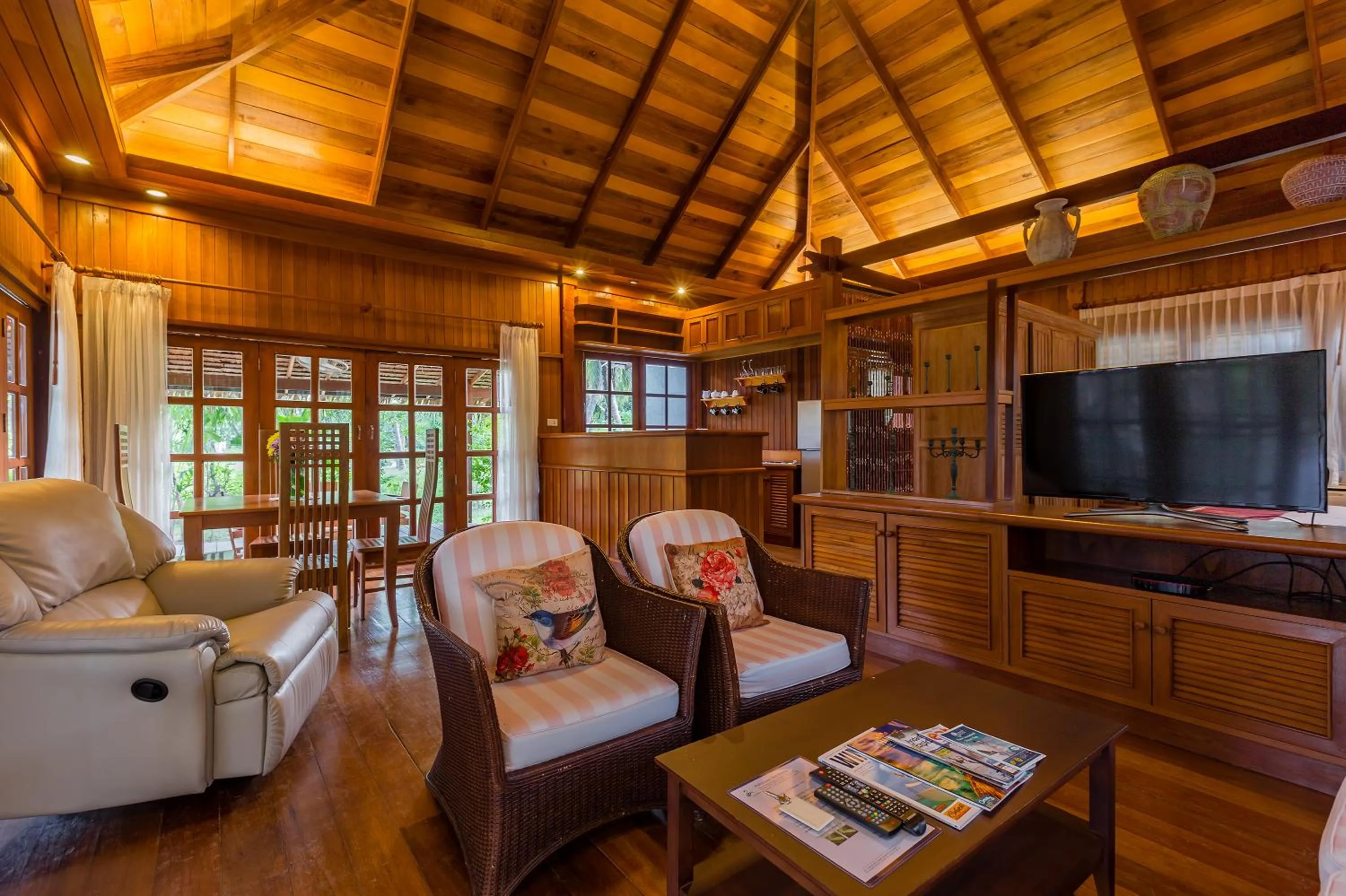 Wooden Cottage  in Fisherman Way Beach Villa