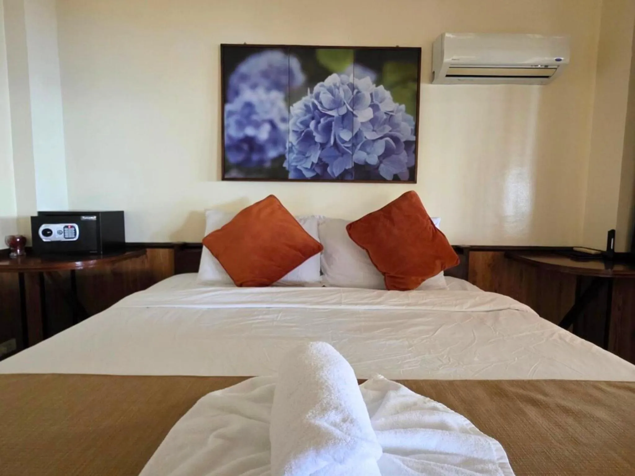 Standard King Room in Verde View Villas