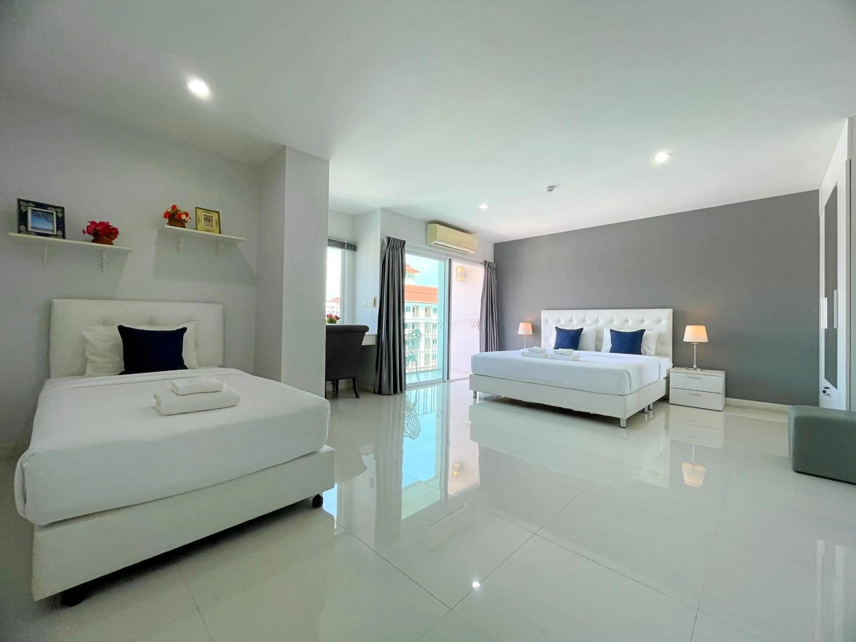 Triple Room with Pool View in Baan Pattaya by Sabai