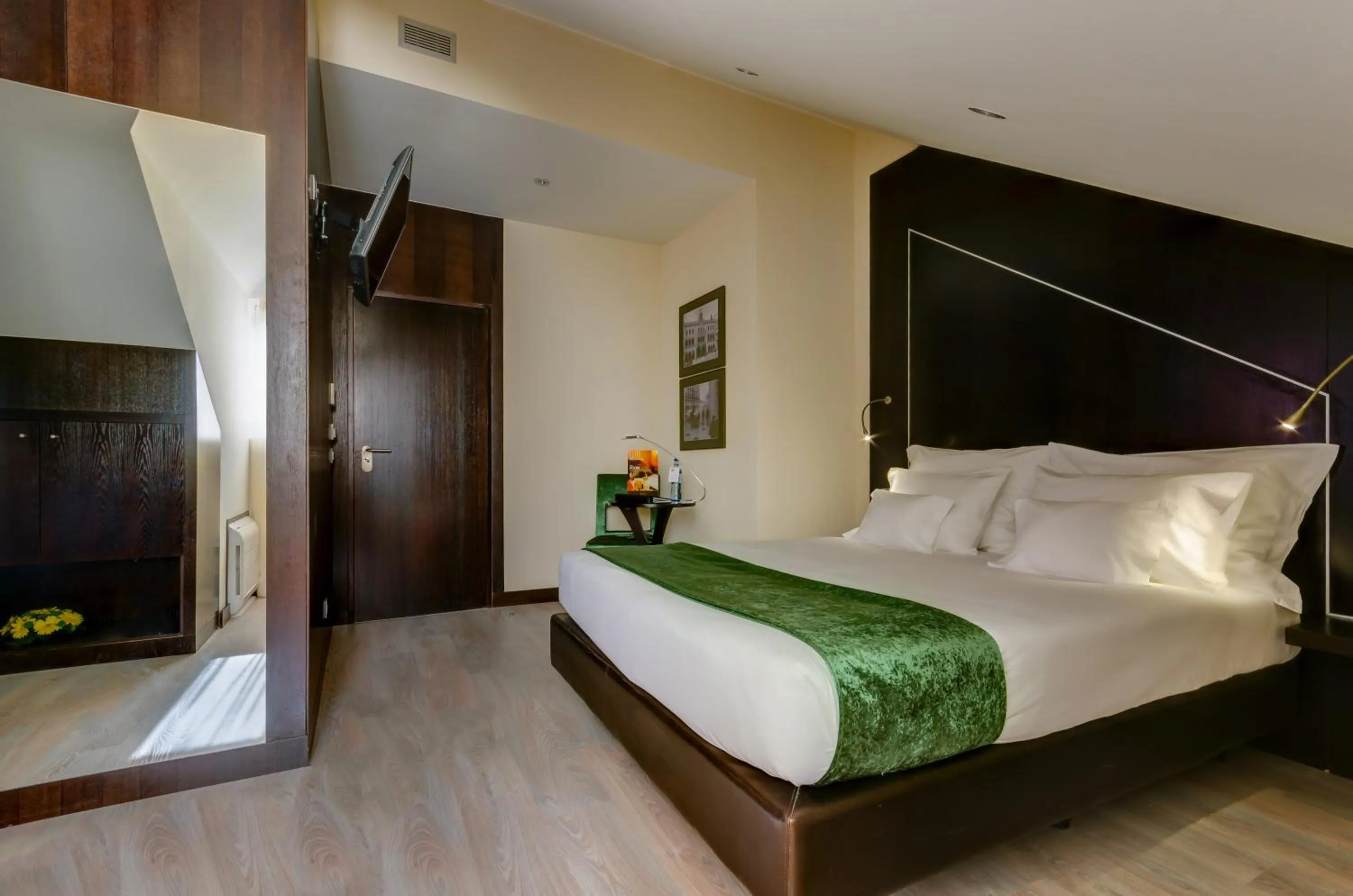 Mansard - Double Room in behotelisboa