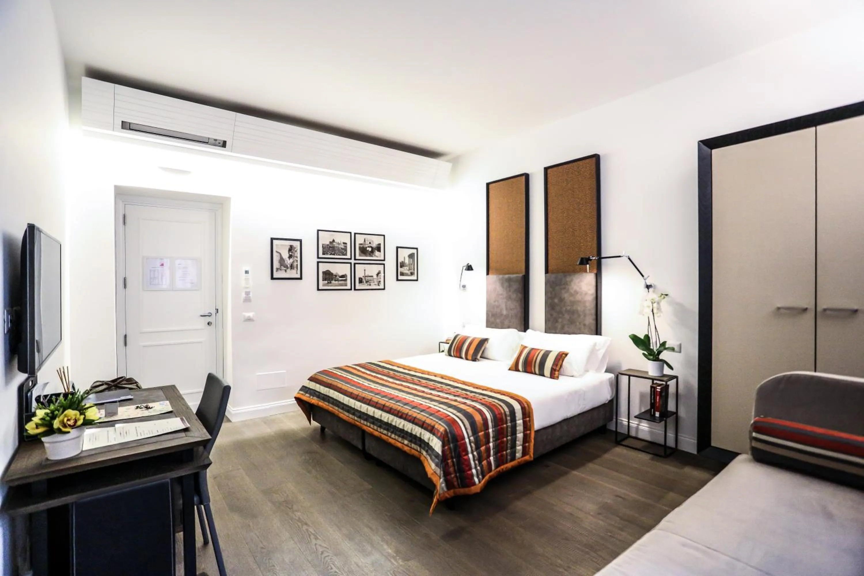 Superior Double Room in Maison Evelina