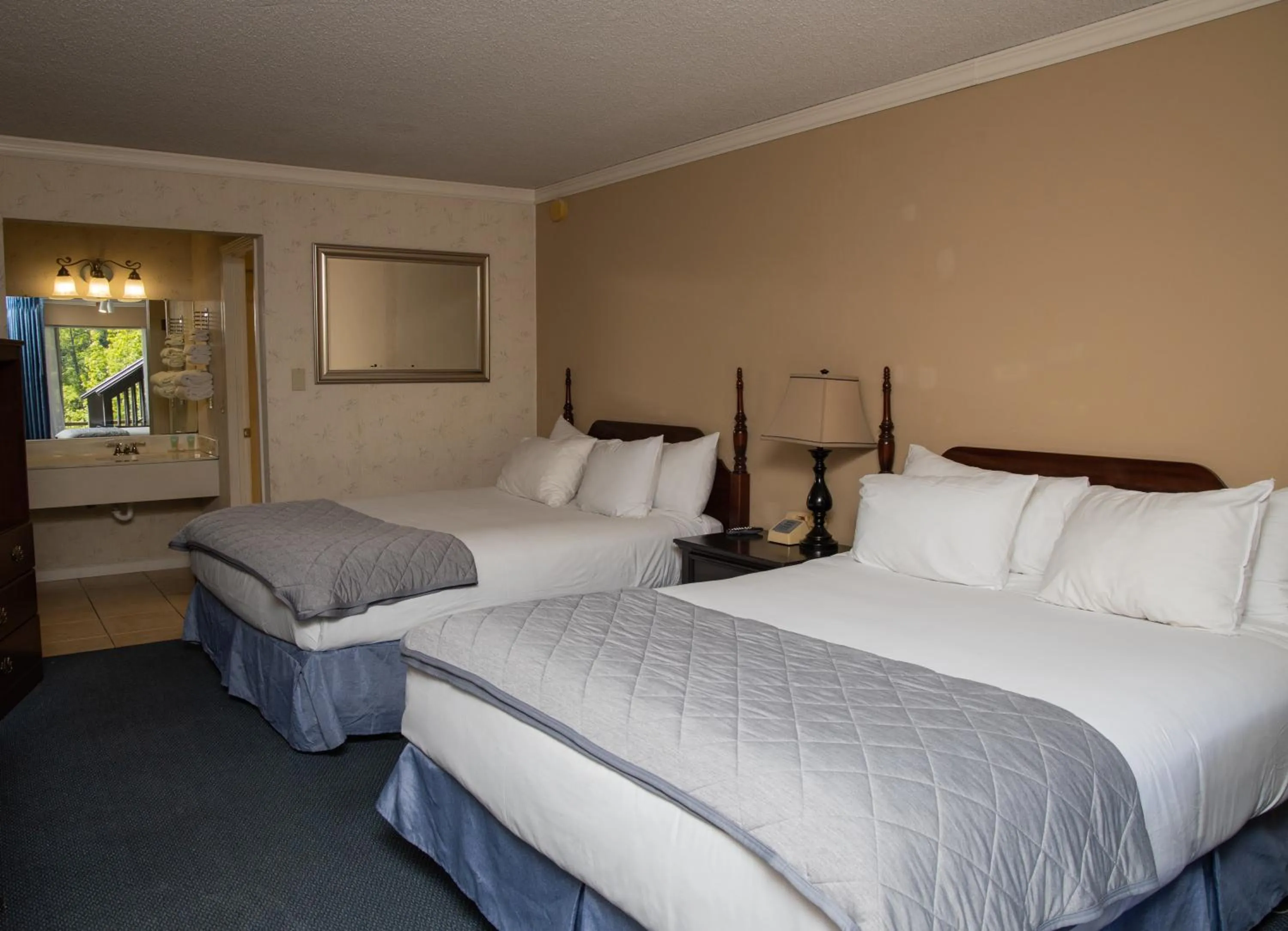 Queen Room with Two Queen Beds in The Occidental Lodge