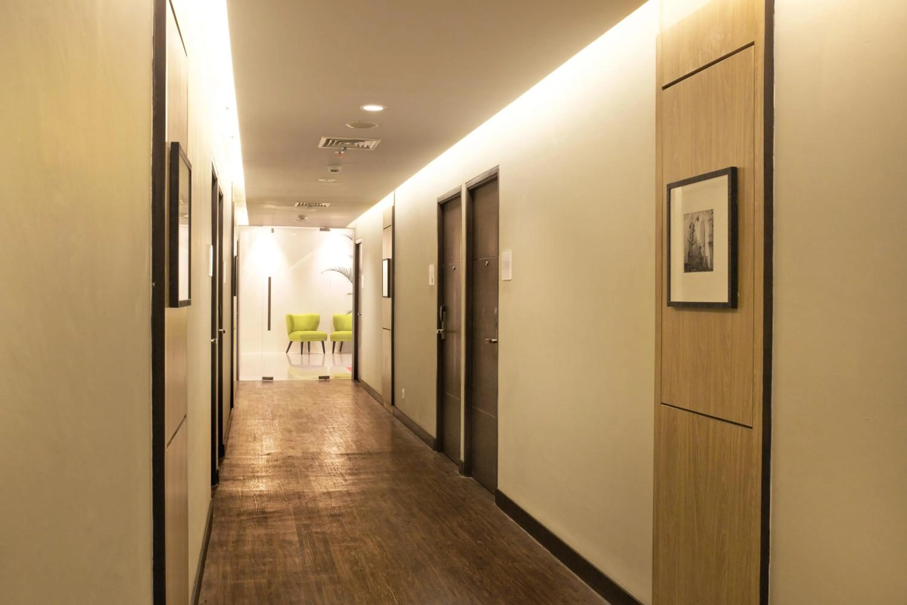 Deluxe King Room in Bonnet Hotel Surabaya