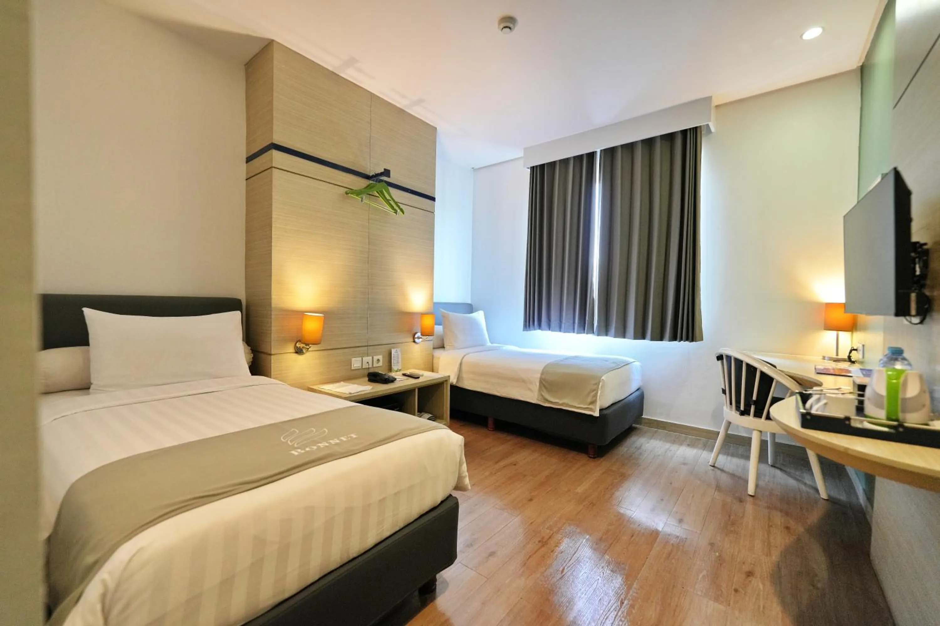 Superior Twin Room in Bonnet Hotel Surabaya