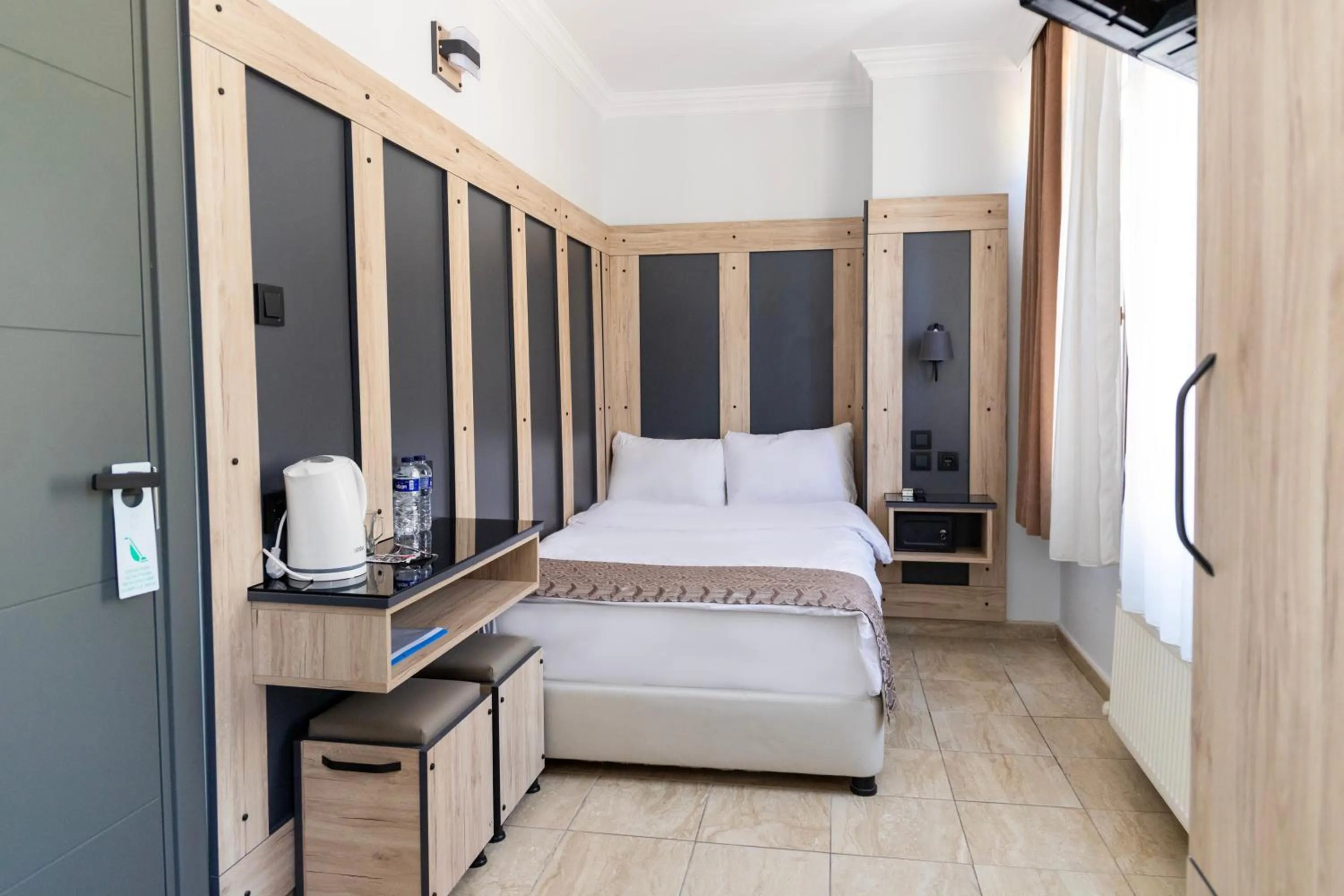 Budget Double Room in Galley Hotel