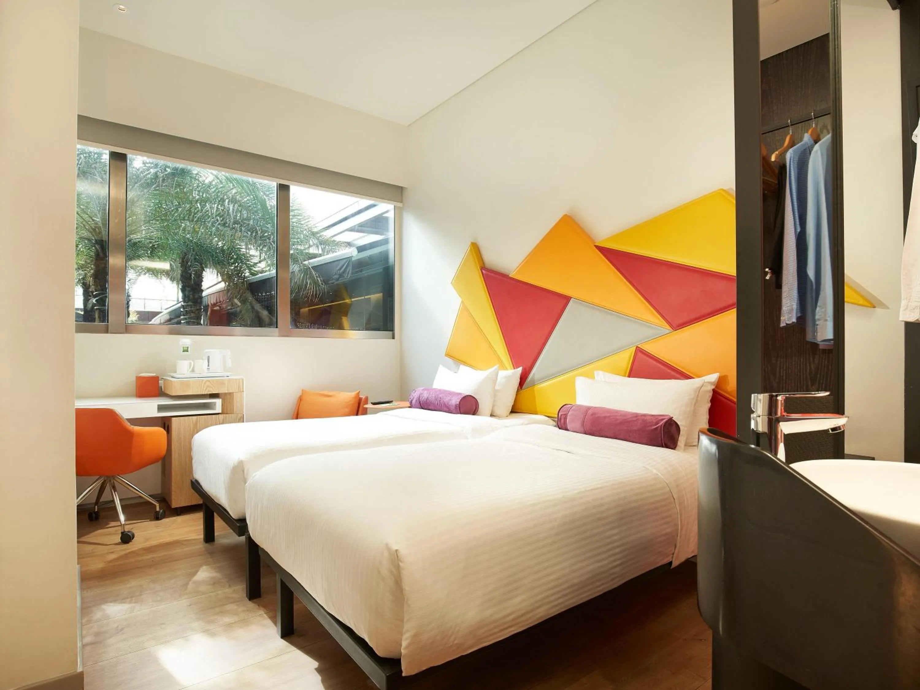 Standard Twin Room with Pool View, 2 Single Beds in Ibis Styles Singapore On Macpherson