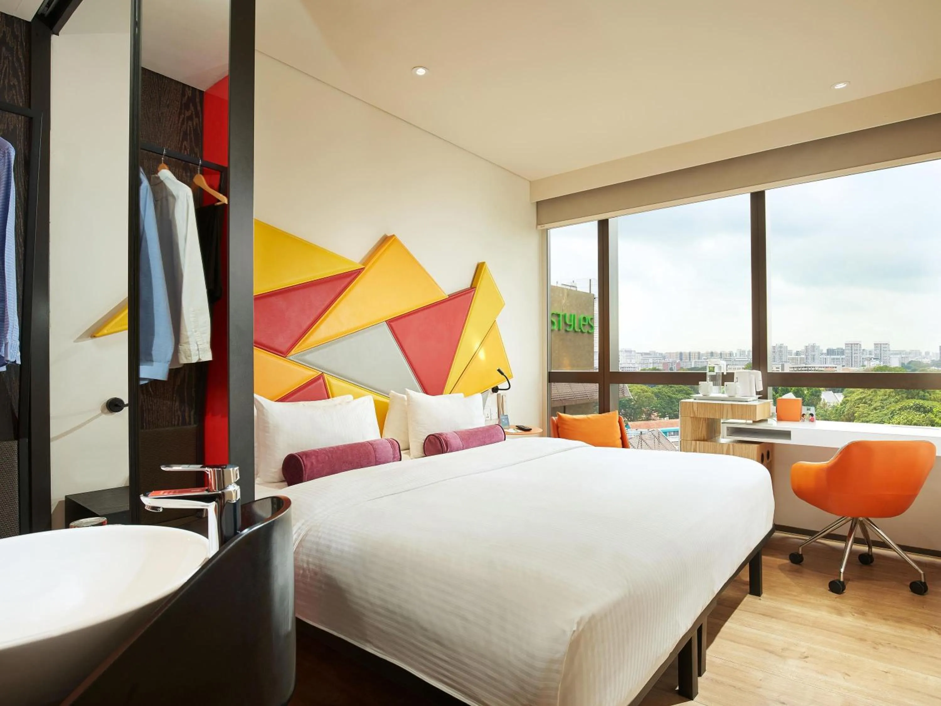Standard Queen Room with Pool View, 1 Queen Bed in Ibis Styles Singapore On Macpherson