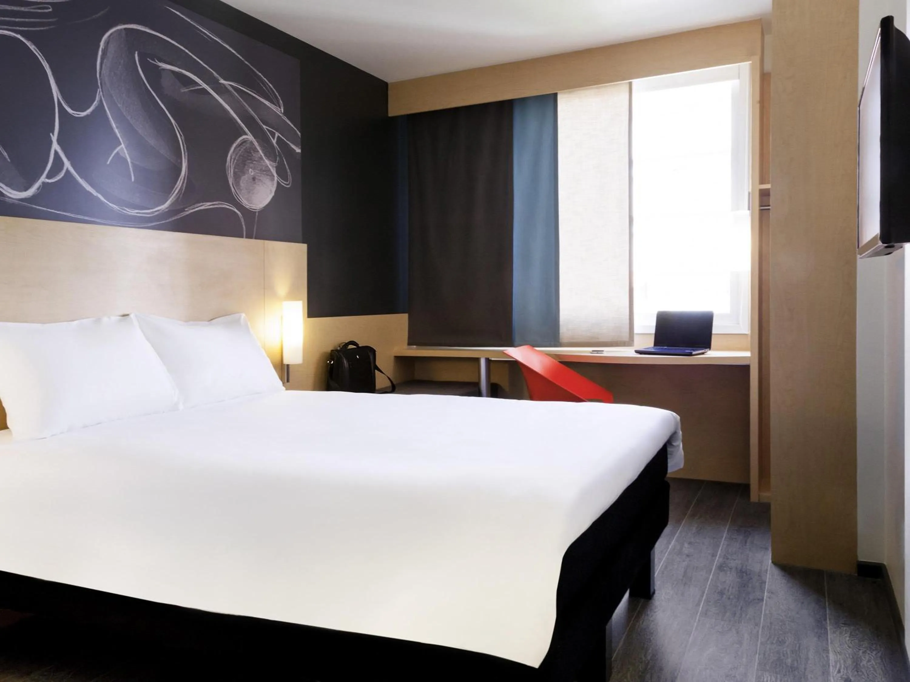 Standard Queen Room in Ibis Mexico Alameda