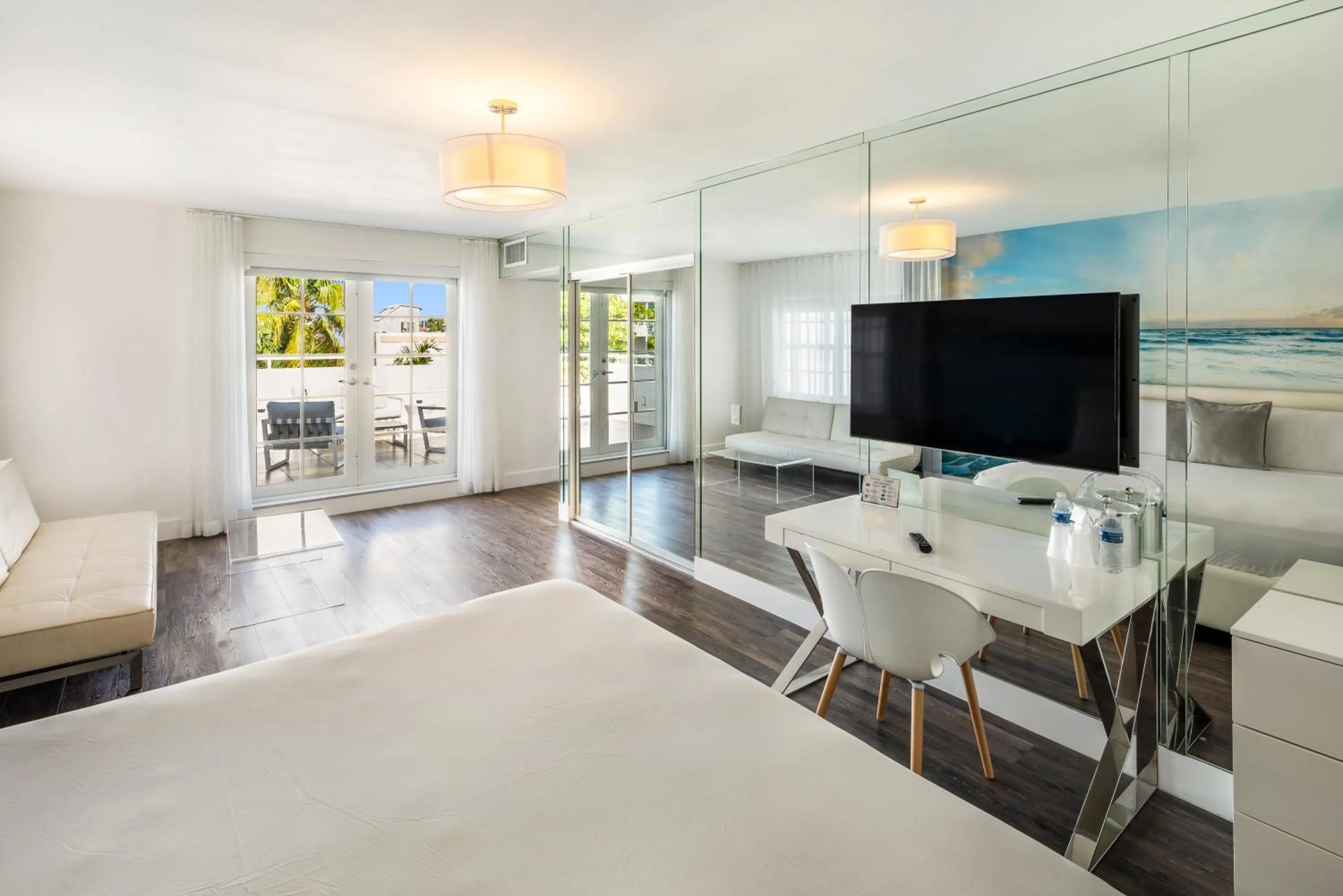 Suite with Terrace in President Hotel Villa