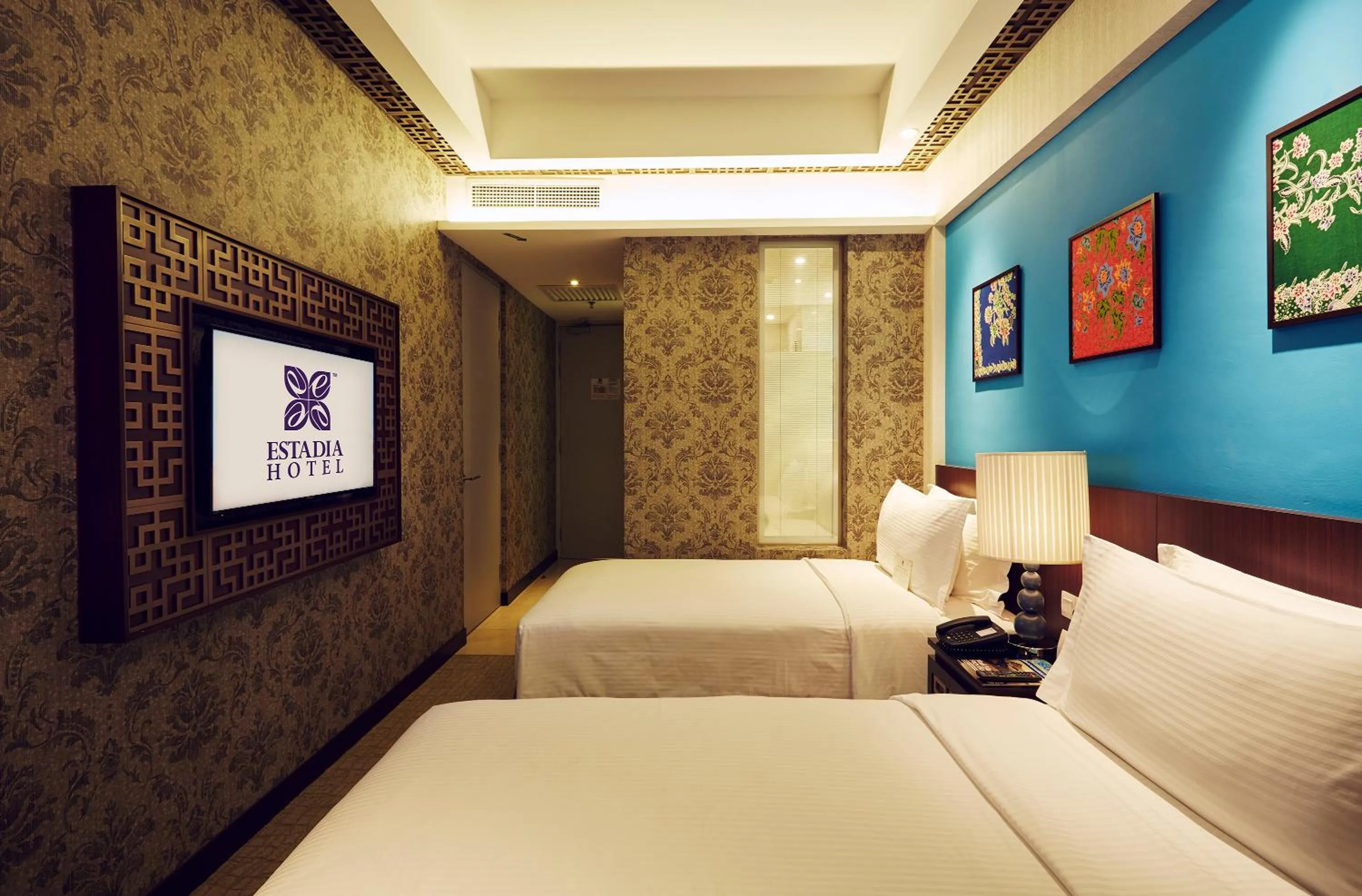 Deluxe Twin Room in Estadia Hotel