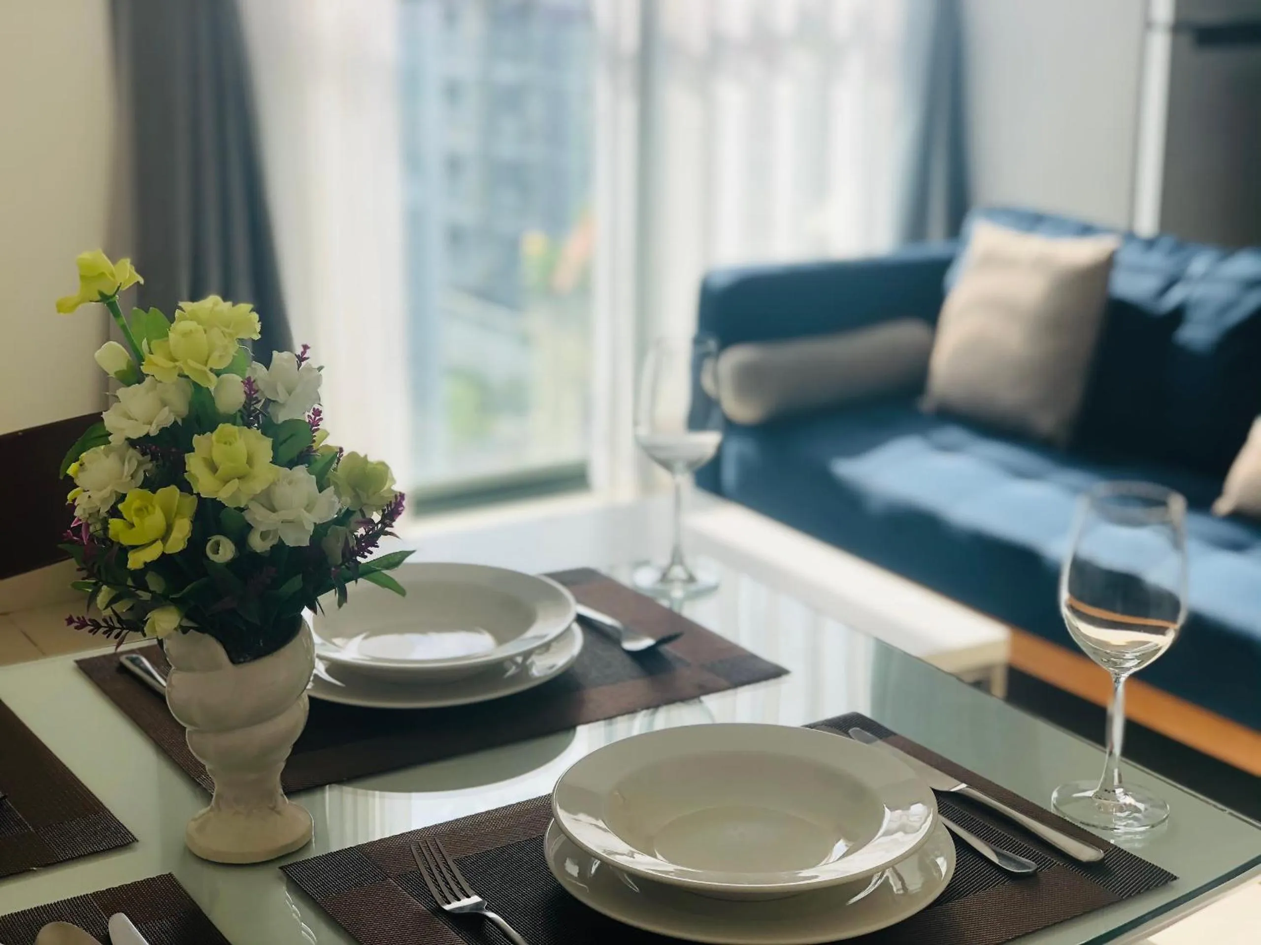 One-Bedroom Apartment in Glenwood Suites