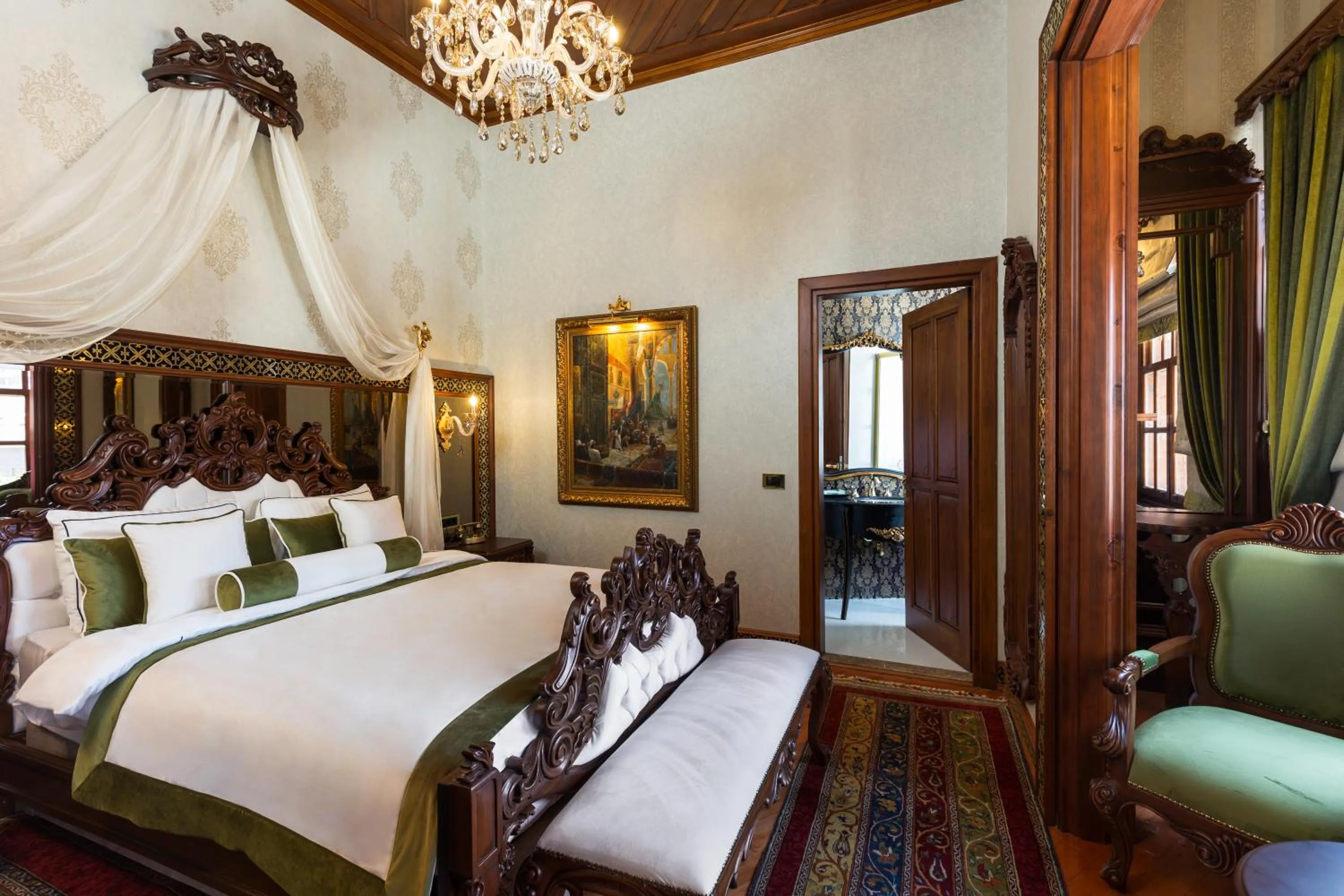 Deluxe Suite in Hotel 1207 Special Class