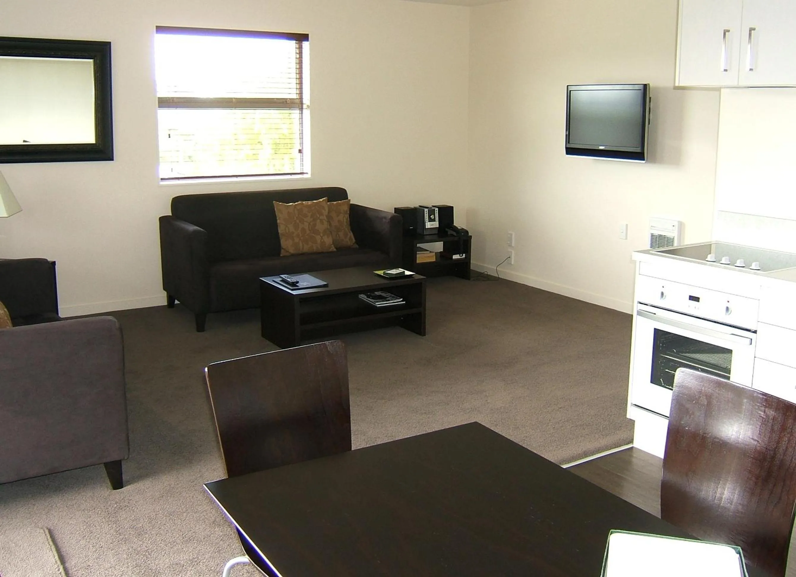 Two-Bedroom Apartment in Pegasus Gateway Motels & Apartments