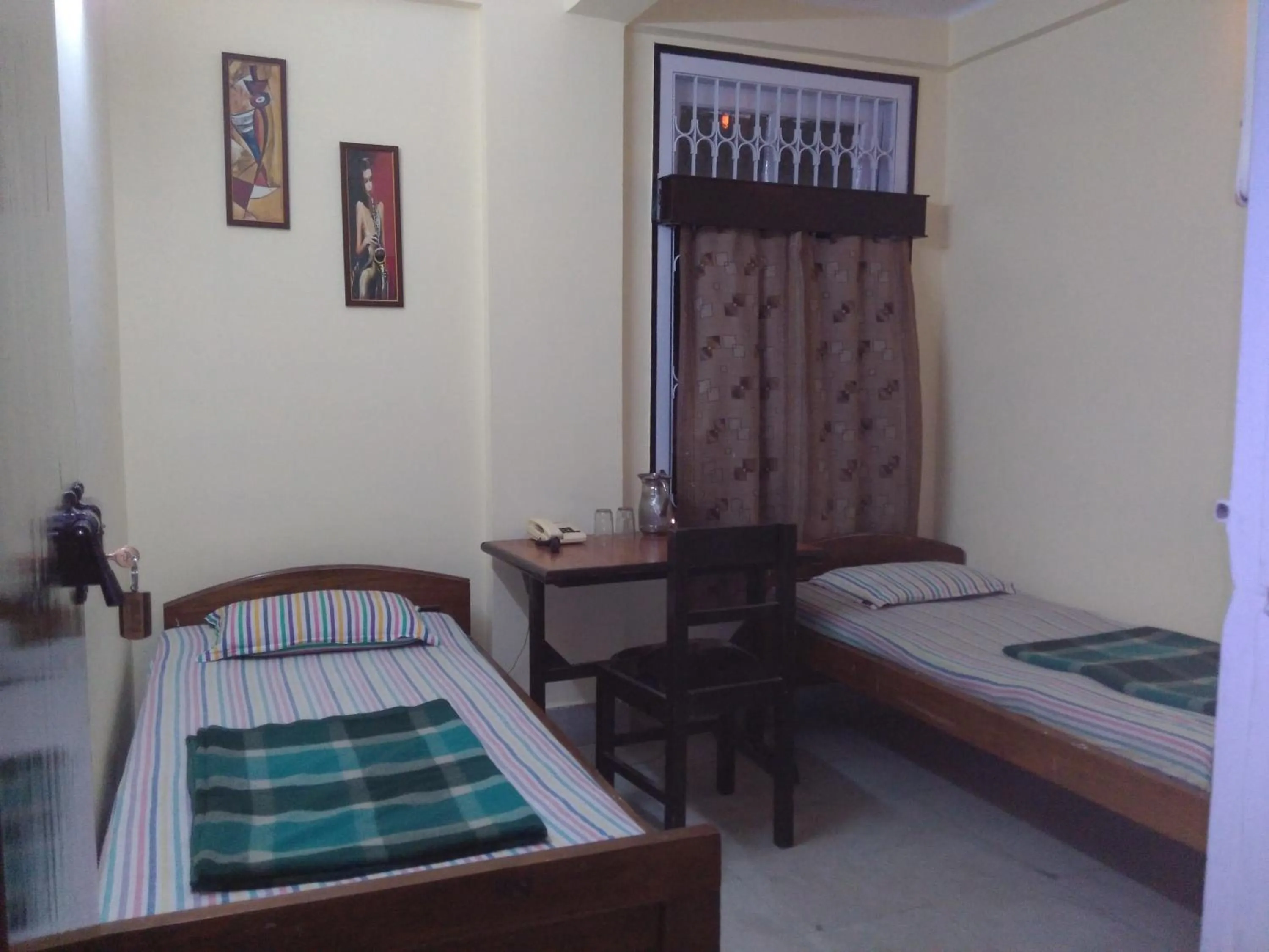 Double Standard Non AC in Hotel Prince B