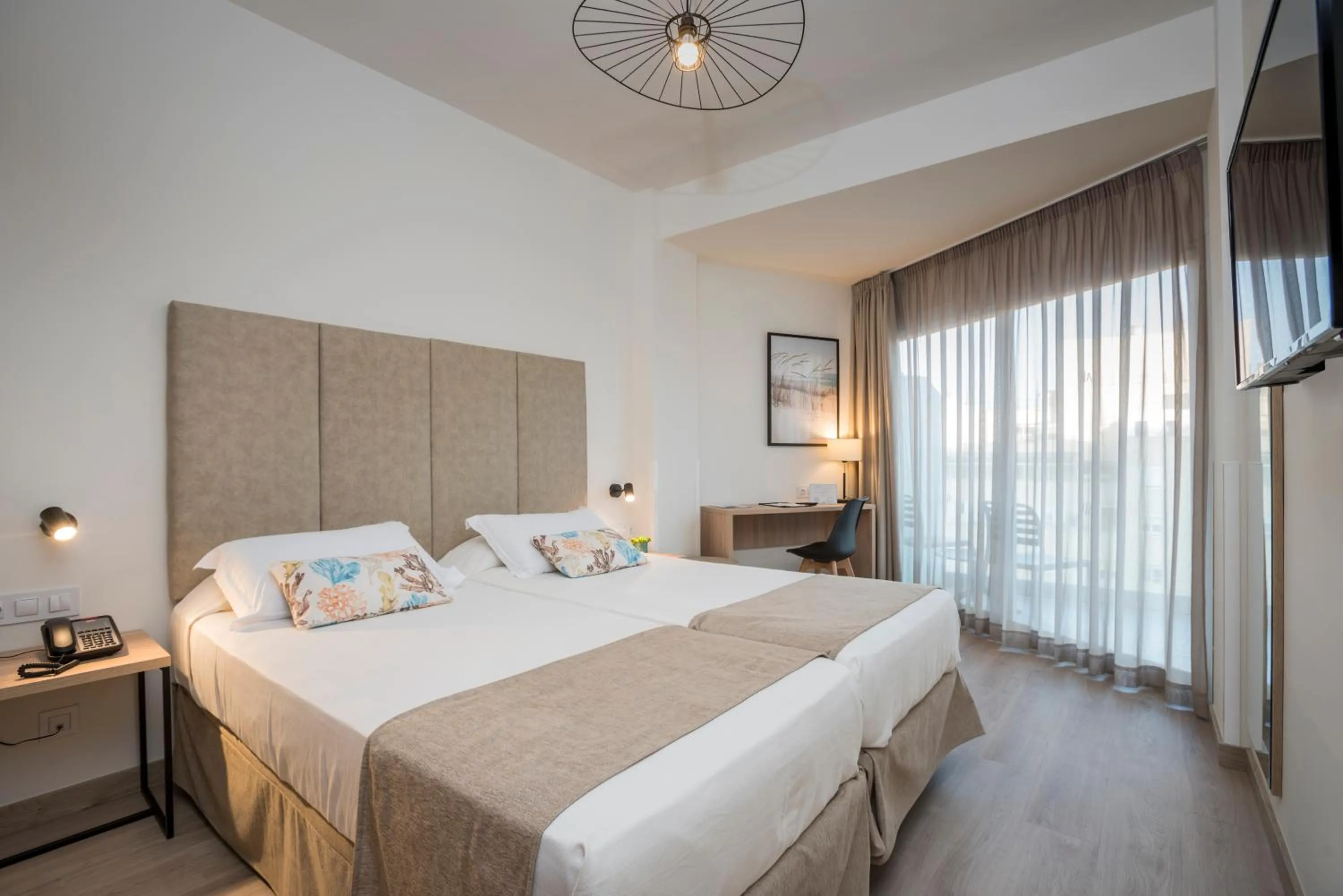 Double Room with Side Sea View in Hotel Las Arenas