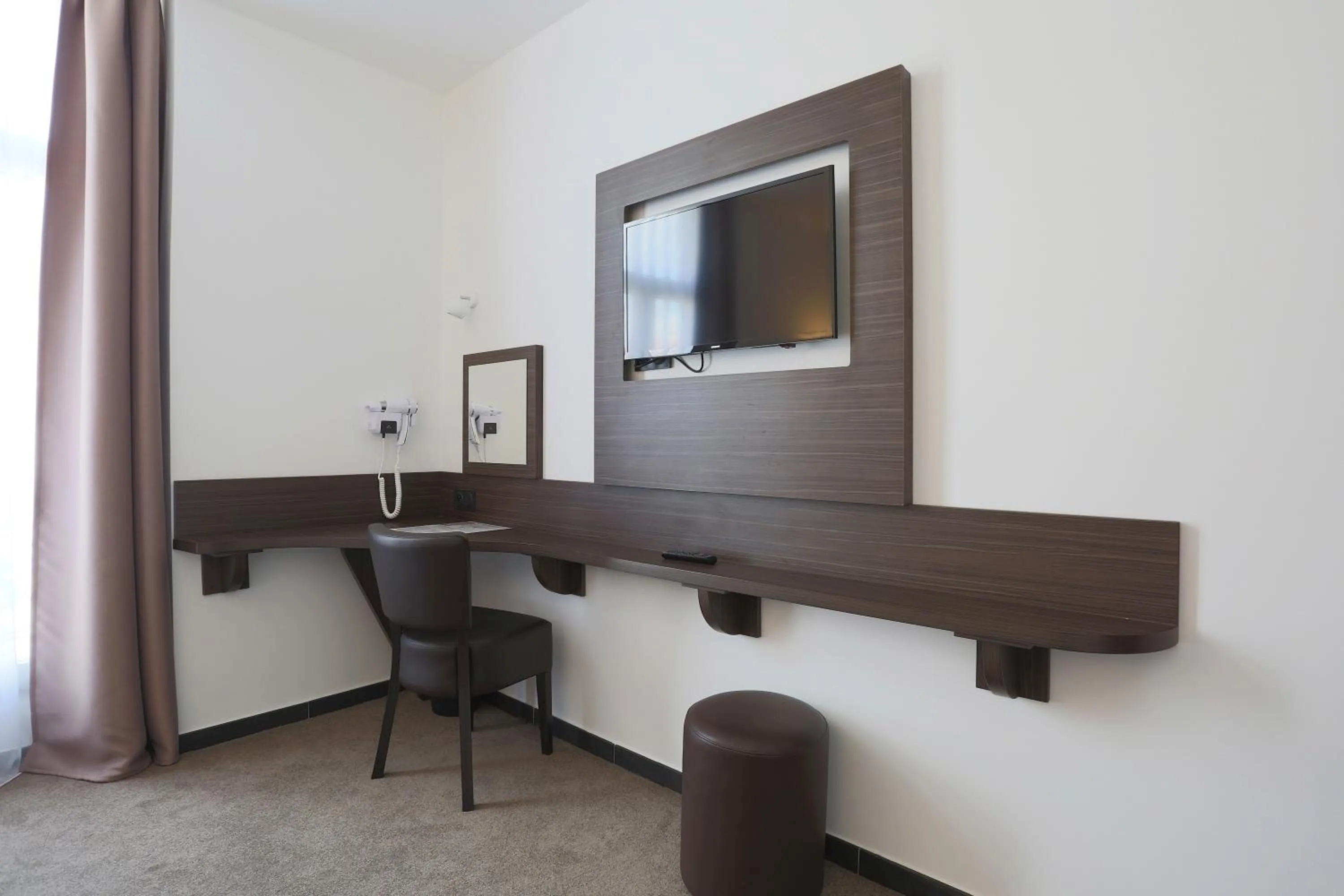 Twin Room - single occupancy in Hôtel & Appartements Monsigny