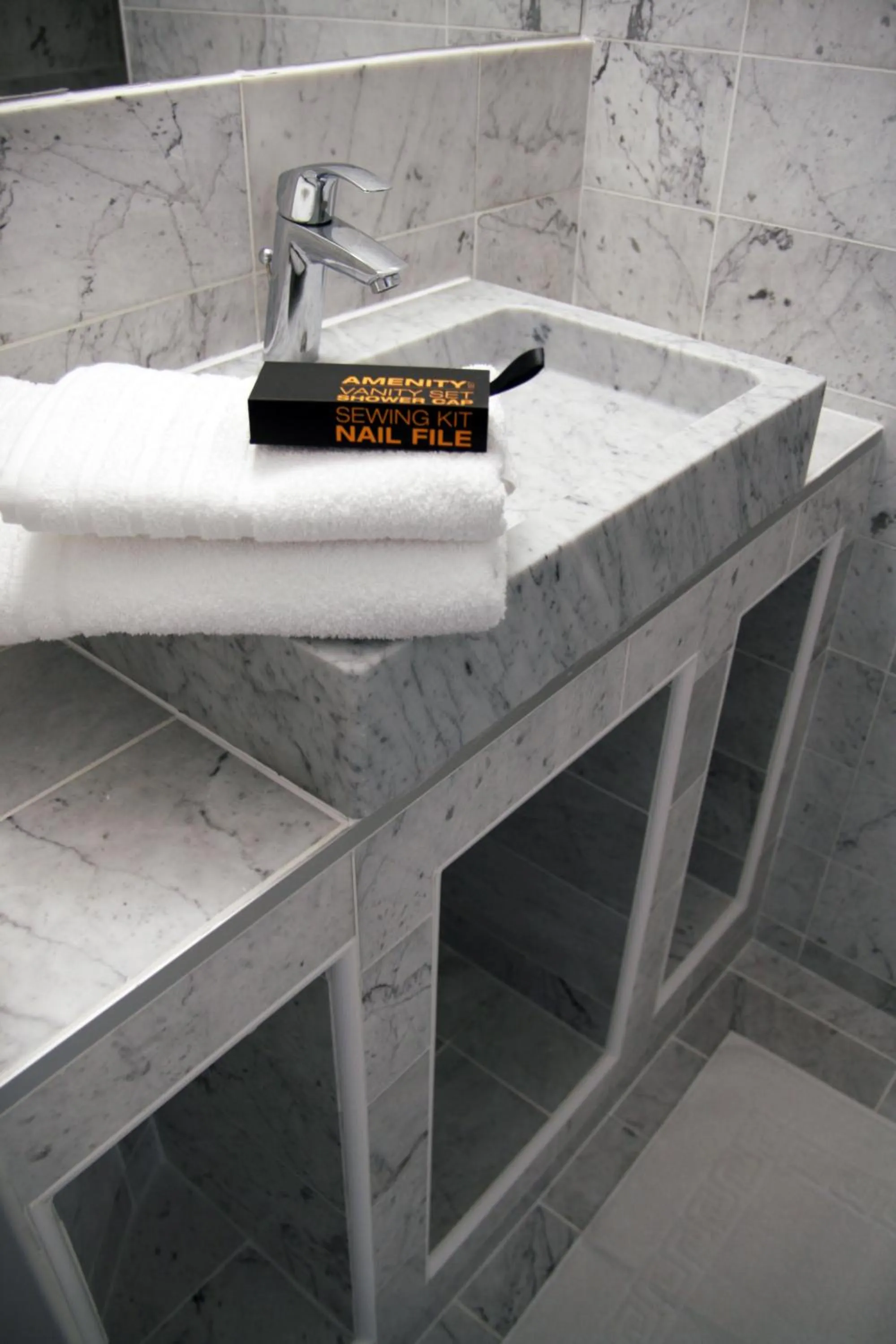 Small Single Room (1 Adult) in Hôtel & Appartements Monsigny