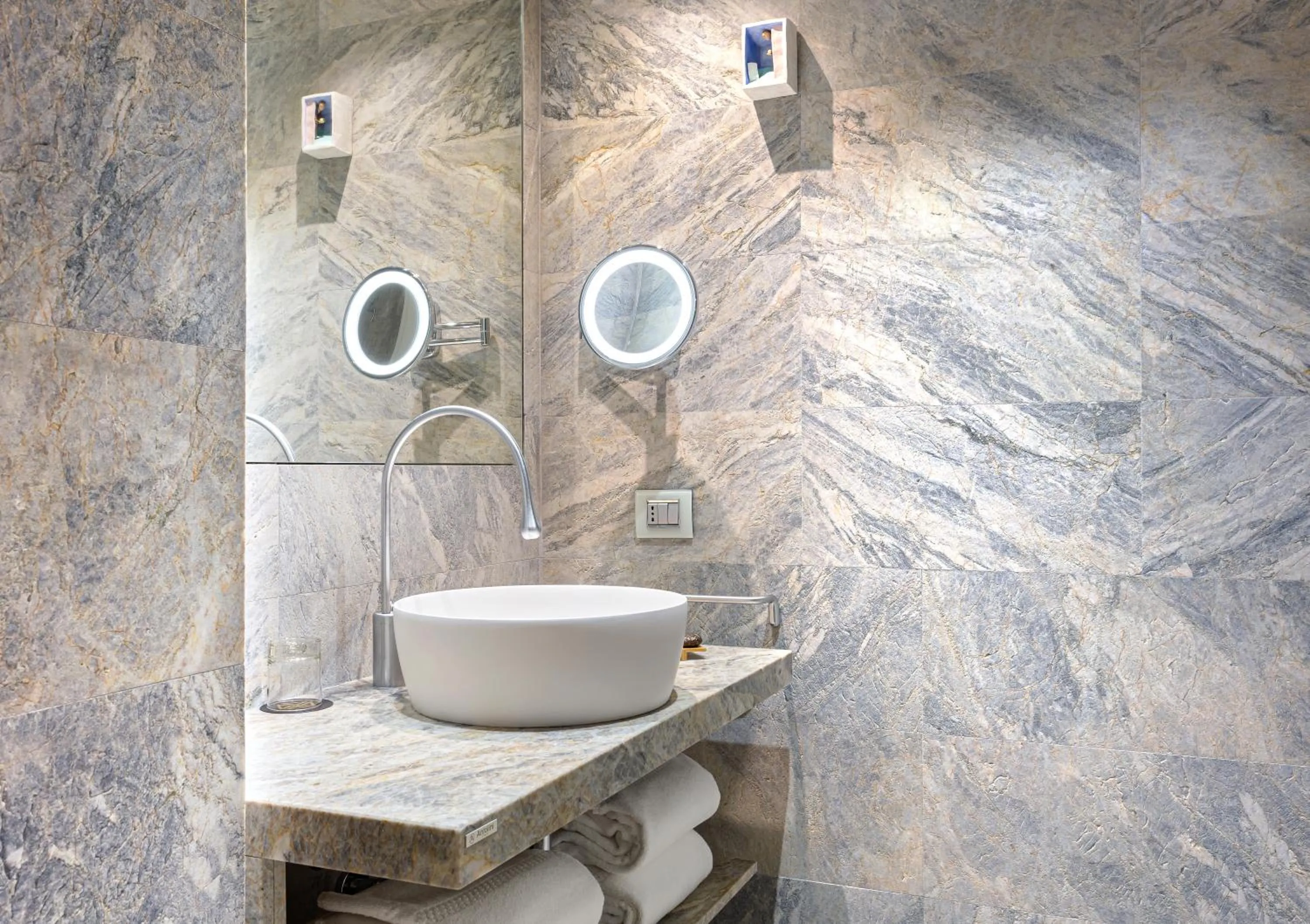 Palace Room with Gallery View in Galleria Vik Milano - Townhouse Galleria - Small Luxury Hotels of the World