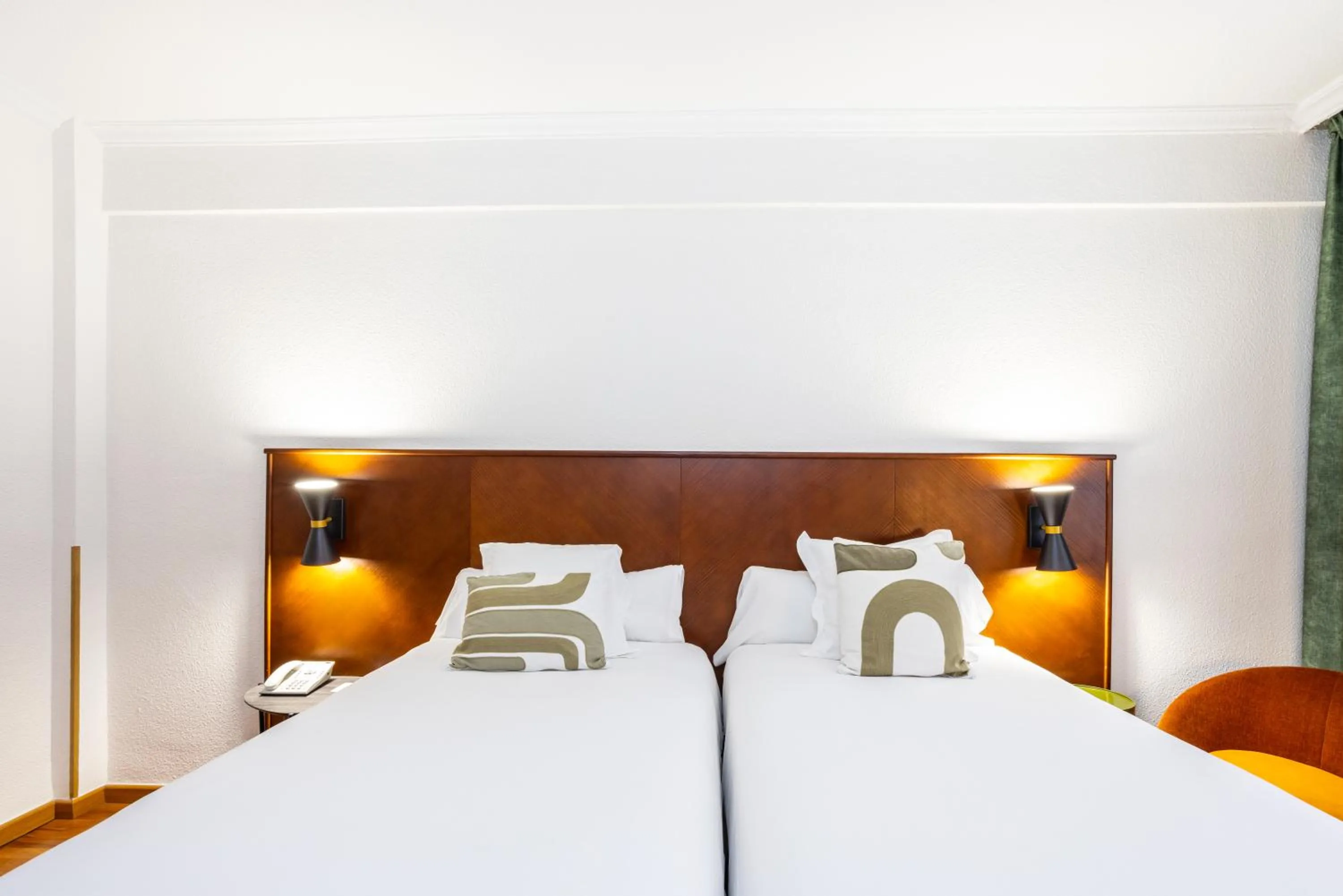 Standard Twin Room in Hotel Casón del Tormes by HappyCulture