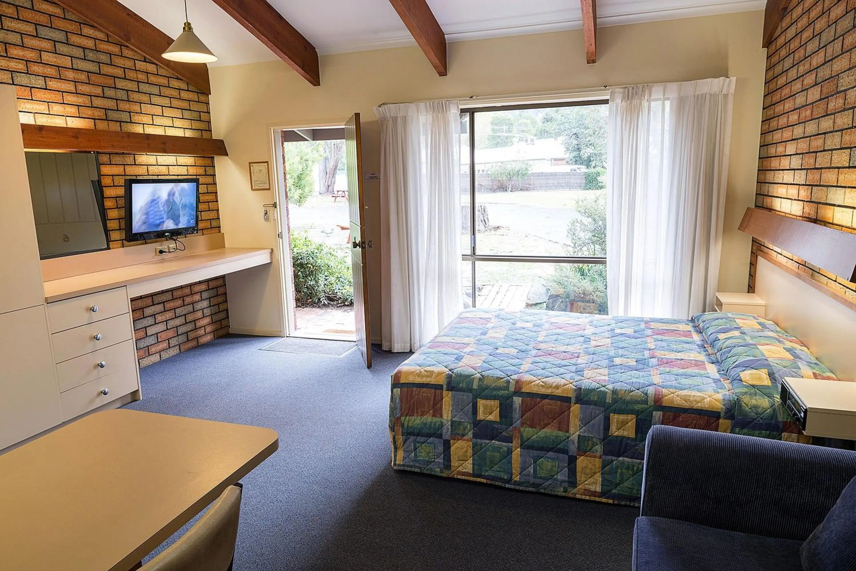 Standard Family Room in Pinnacle Holiday Lodge