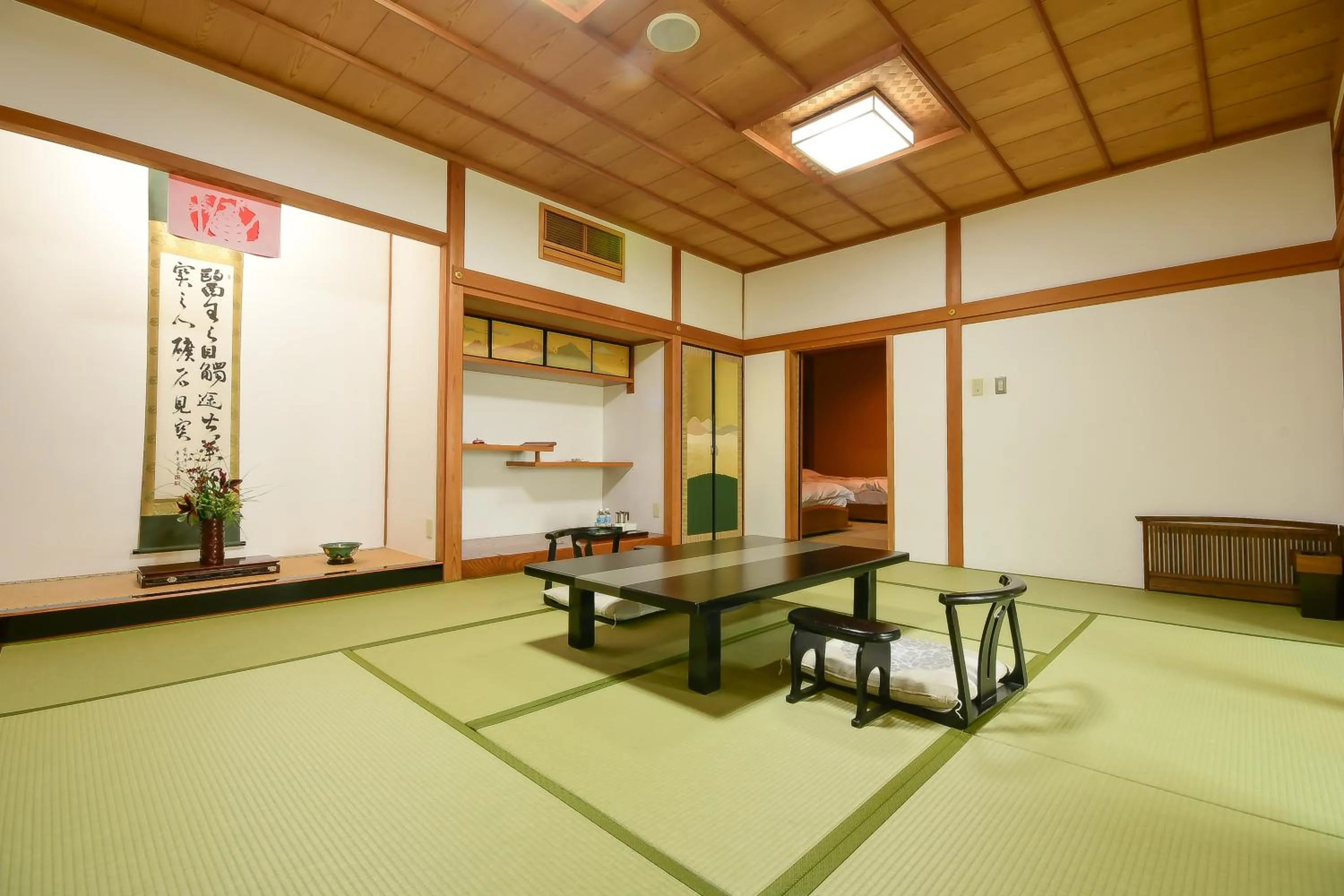 Suite with Garden View in 高野山 宿坊 総持院 -Koyasan Shukubo Sojiin-