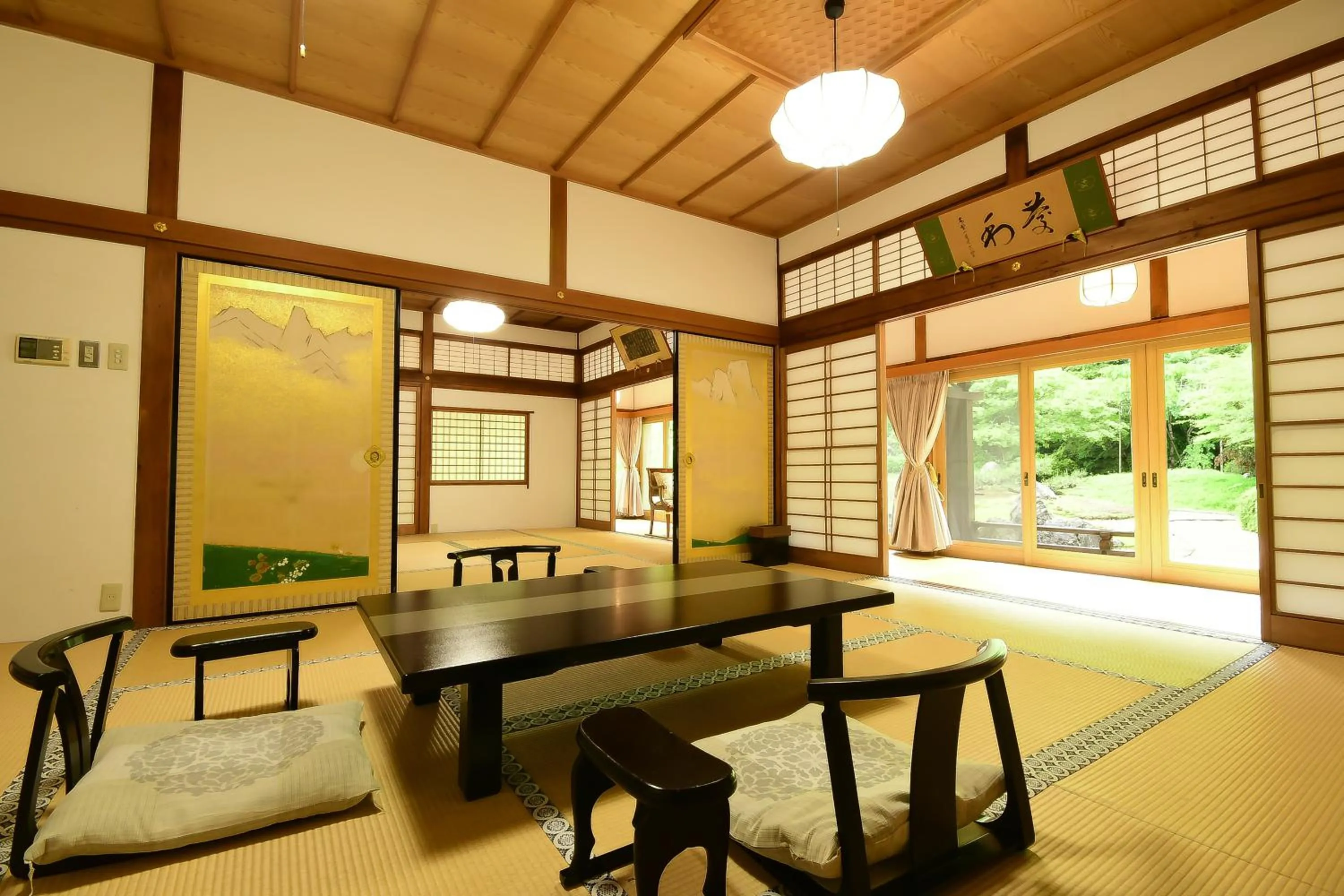 Deluxe Suite in 高野山 宿坊 総持院 -Koyasan Shukubo Sojiin-