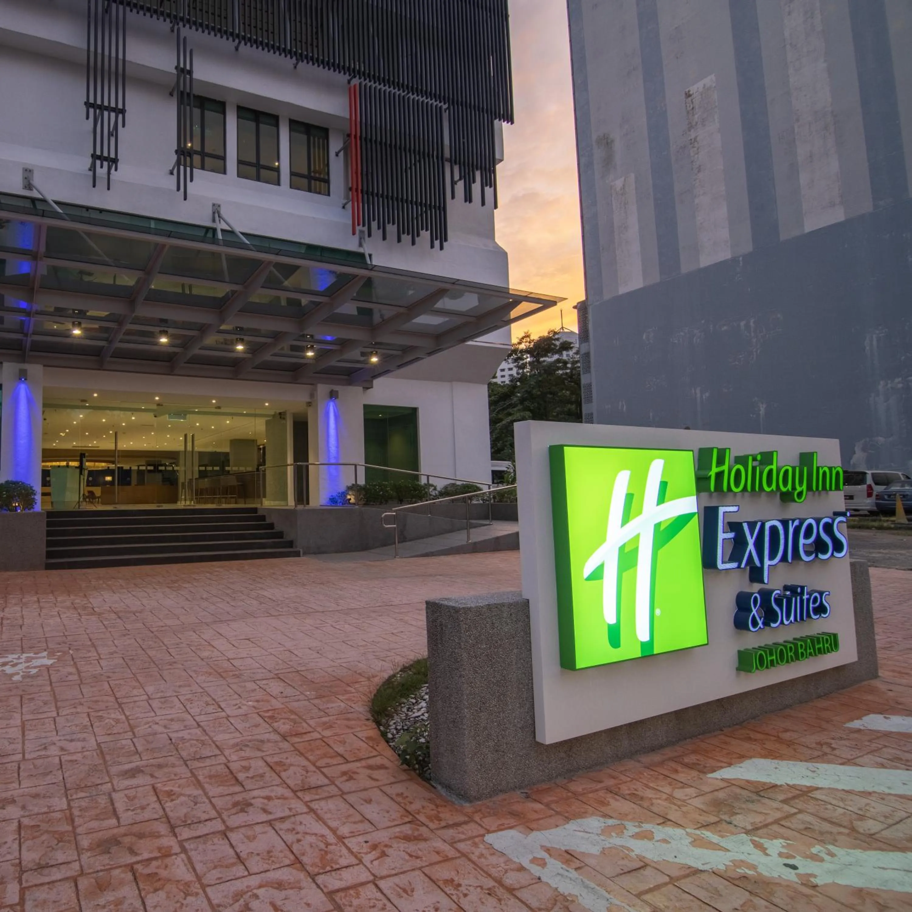 Standard Queen Room - single occupancy - Accessible with Free Breakfast in Holiday Inn Express & Suites Johor Bahru by IHG