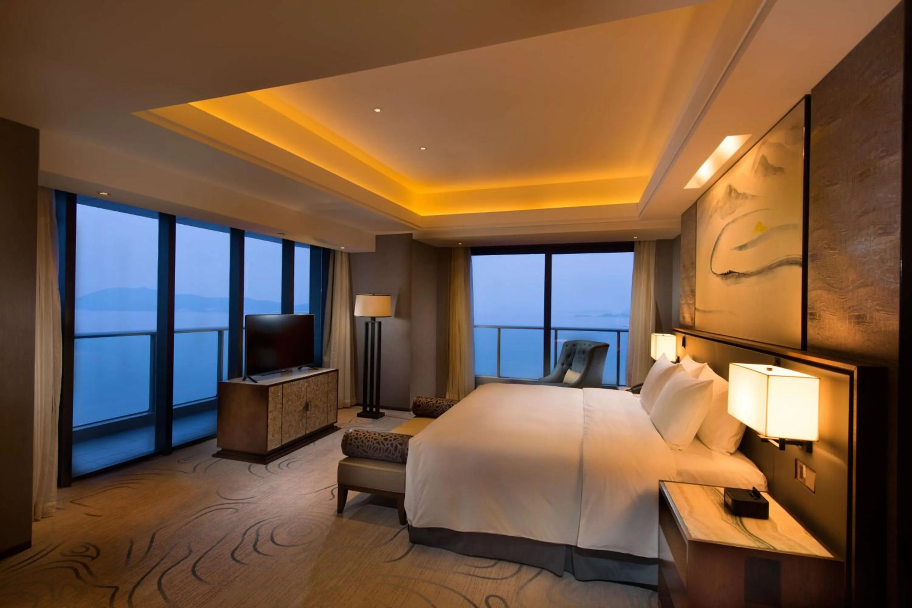 Executive Deluxe Suite in Hilton Zhoushan