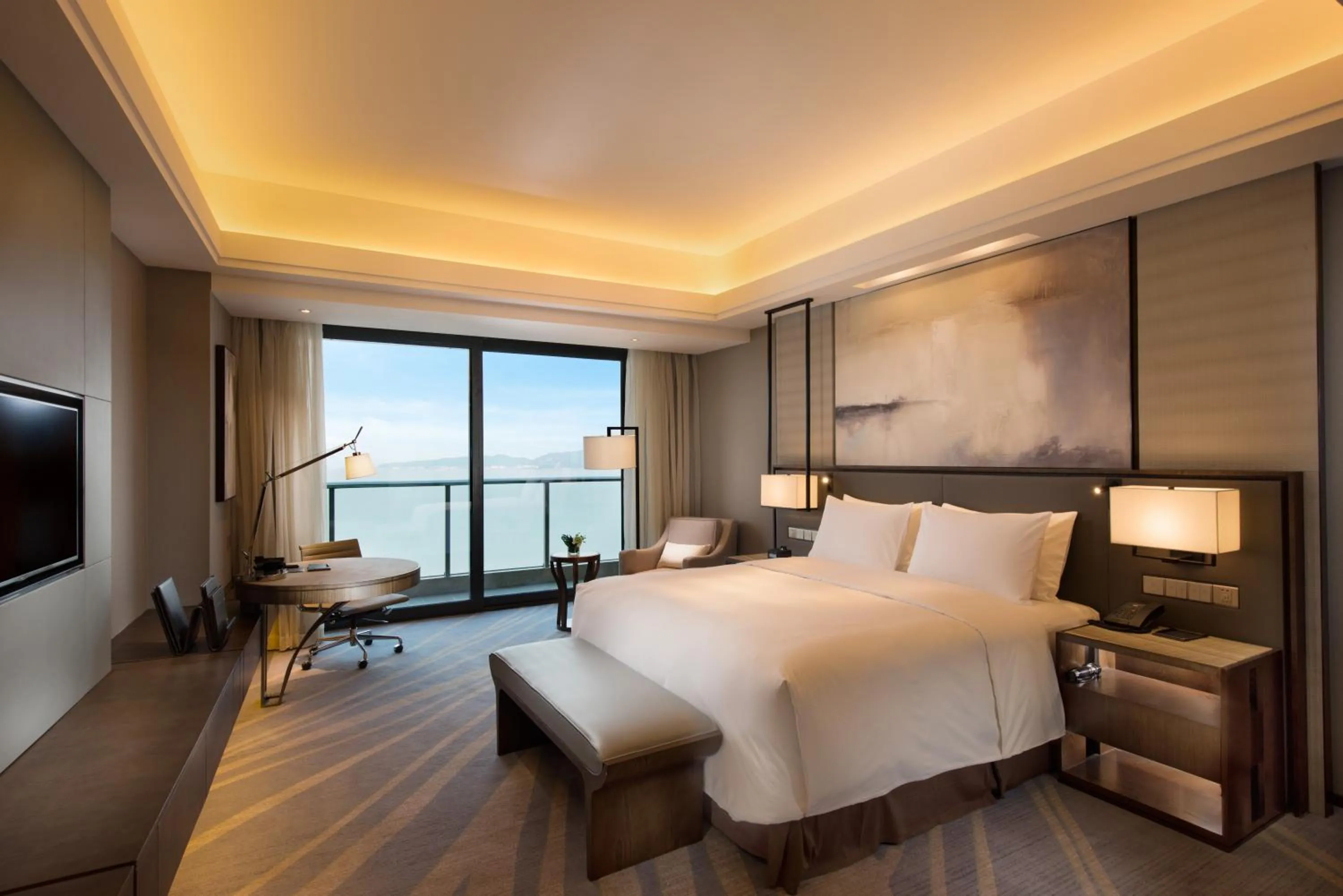 Deluxe King Room with Sea View in Hilton Zhoushan