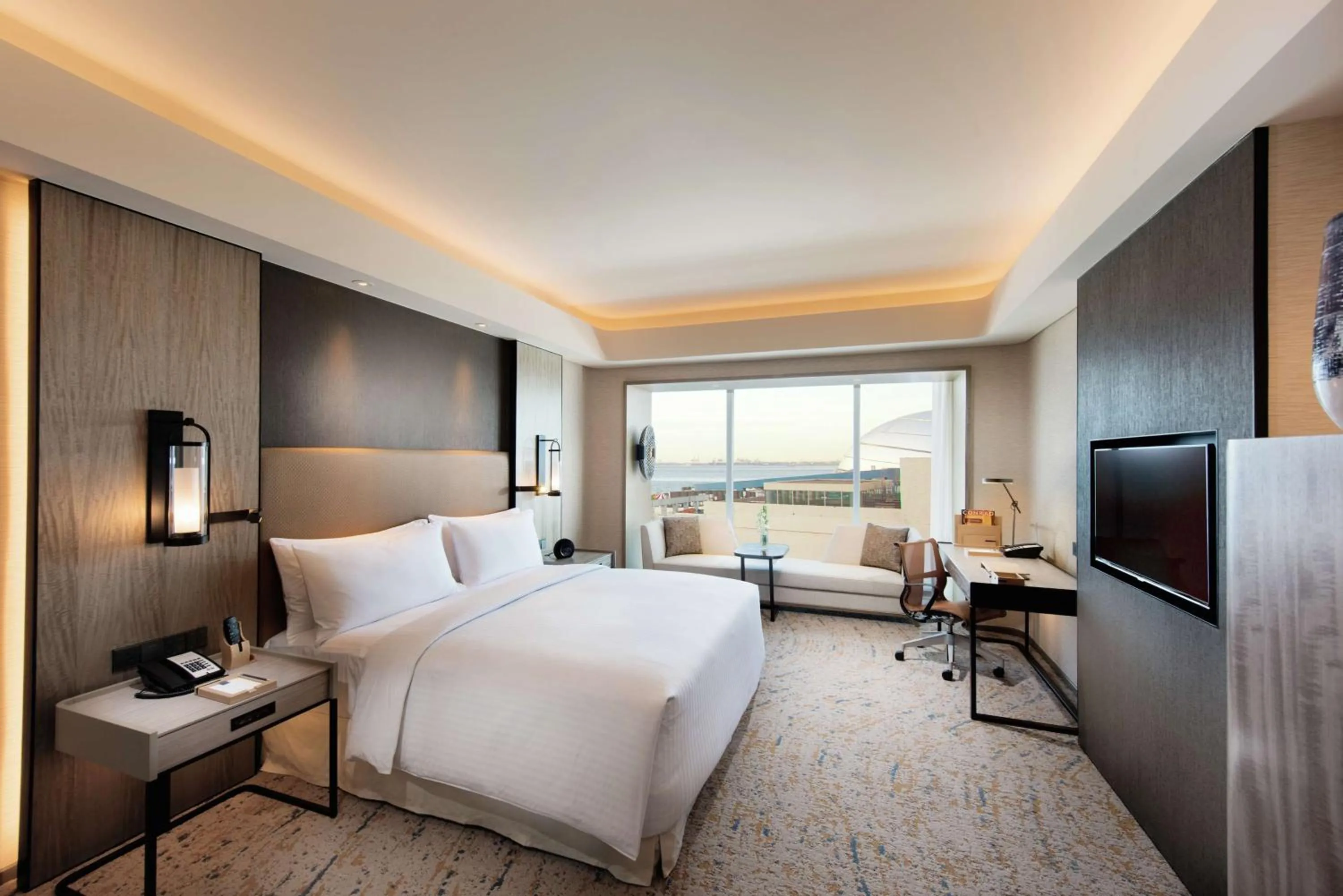 Executive King Room with Bay View - Lounge Access in Conrad Manila