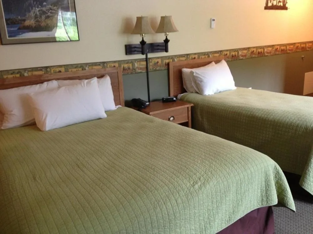 Deluxe Double Room - single occupancy in Longliner Lodge and Suites