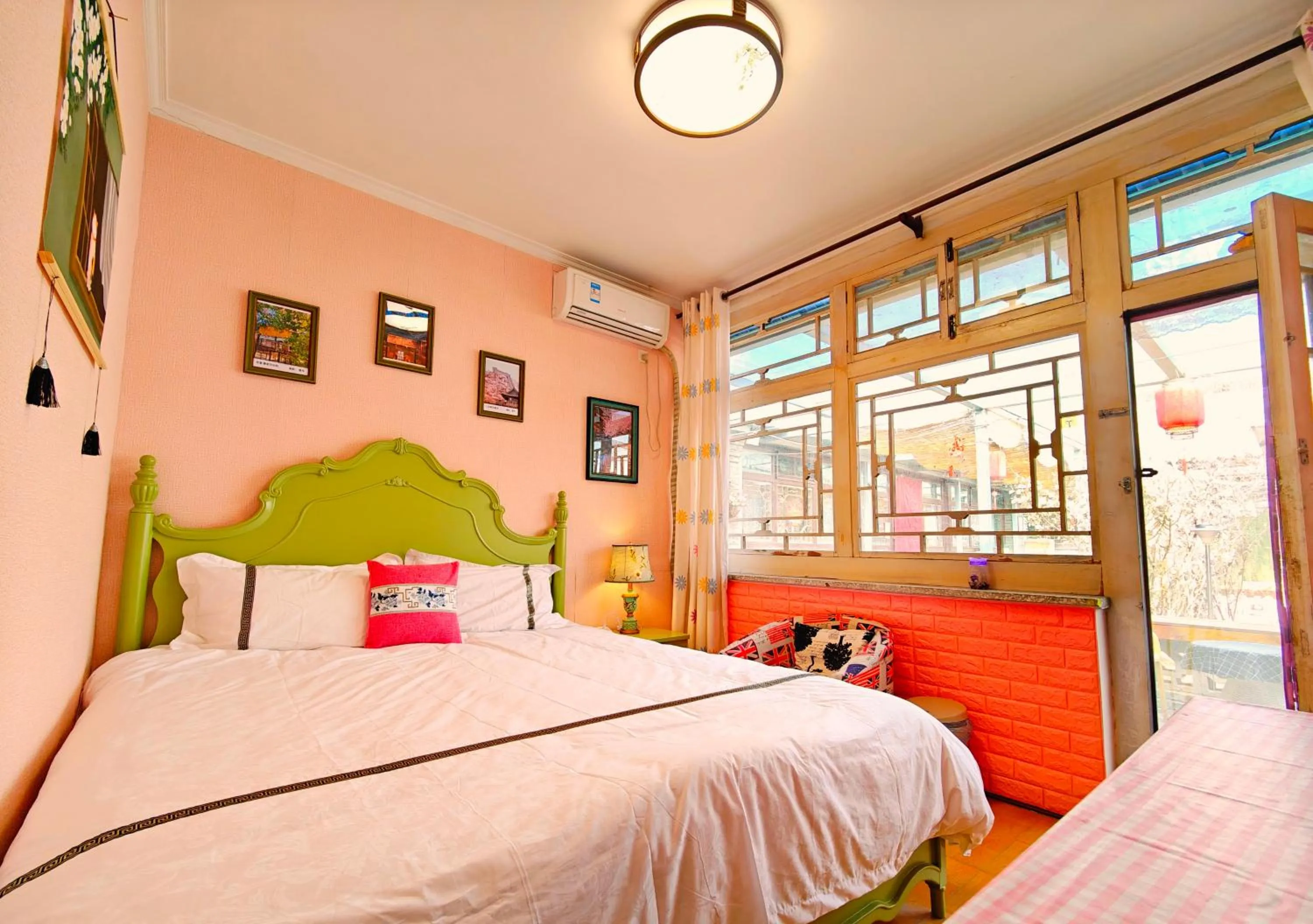 Queen Room in Beijing Badaling Great Wall Caos Courtyard Hostel 1VIP service 2Ancient style Chinese yard 3 only 15 minutes walk to the Badaling Great Wall 4 be your free advisor 5 offer private guided tour 6 experience local food and culutre