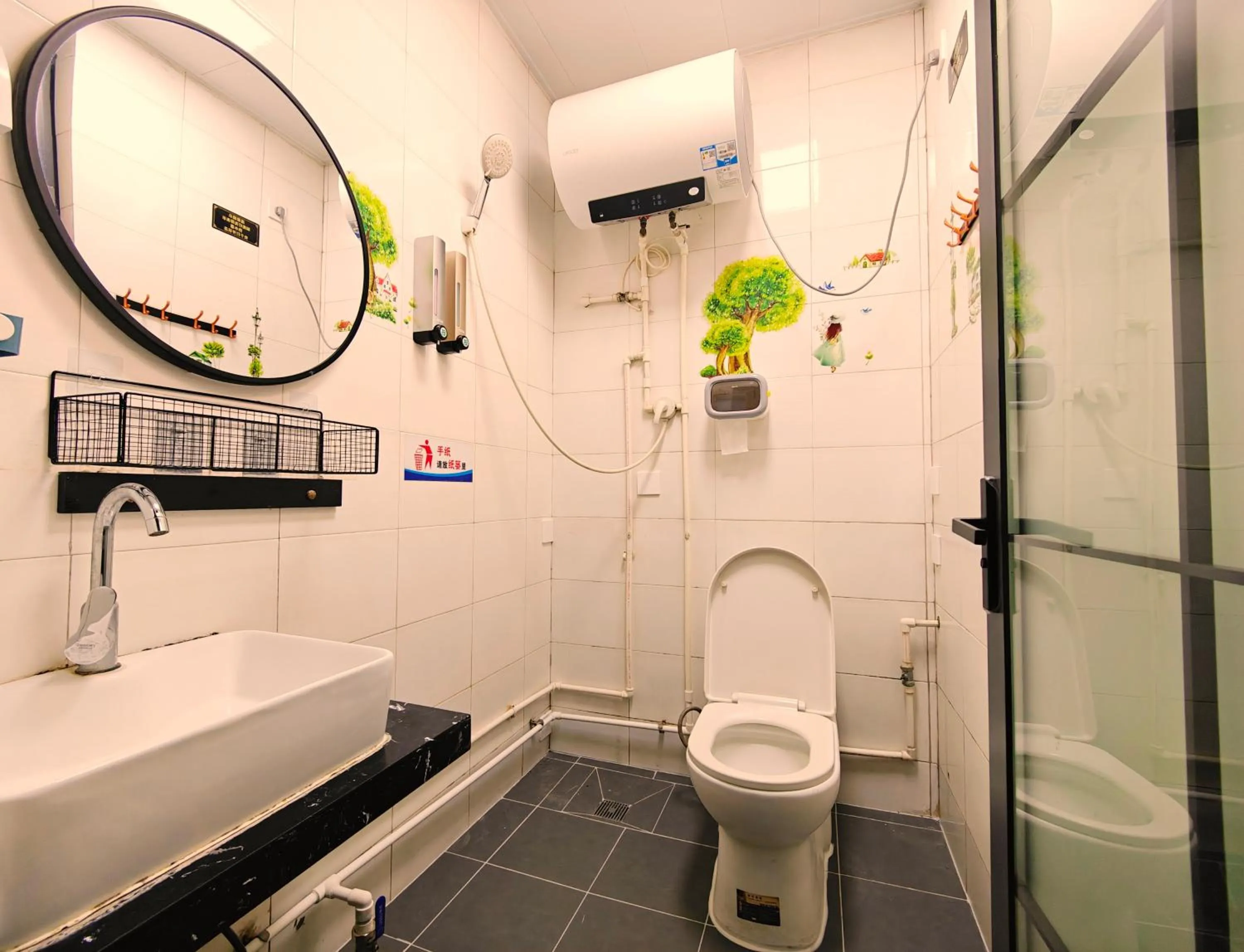 Twin Room in Beijing Badaling Great Wall Caos Courtyard Hostel 1VIP service 2Ancient style Chinese yard 3 only 15 minutes walk to the Badaling Great Wall 4 be your free advisor 5 offer private guided tour 6 experience local food and culutre