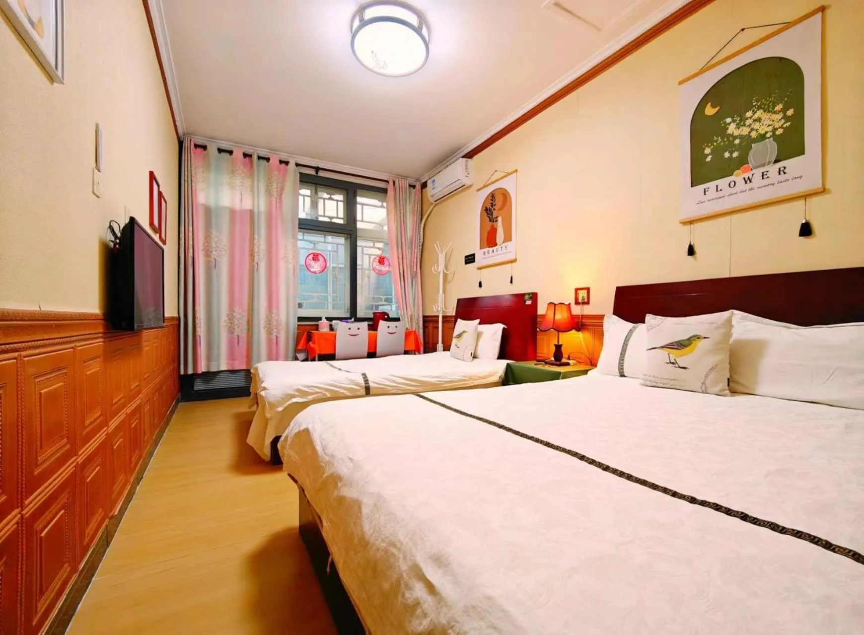 Economy Triple Room in Beijing Badaling Great Wall Caos Courtyard Hostel 1VIP service 2Ancient style Chinese yard 3 only 15 minutes walk to the Badaling Great Wall 4 be your free advisor 5 offer private guided tour 6 experience local food and culutre