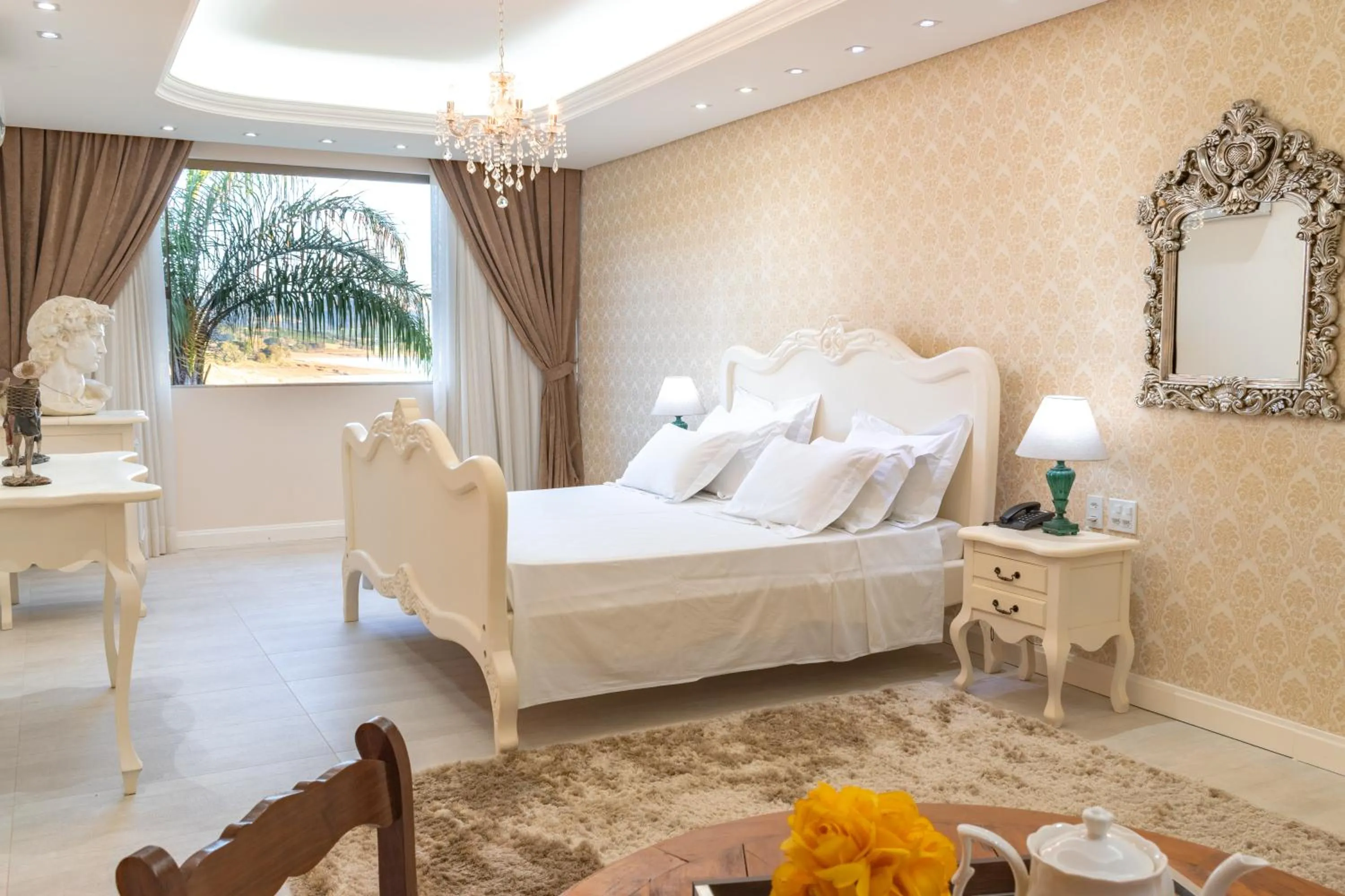 King Room with Spa Bath in BellaMinas Pousada