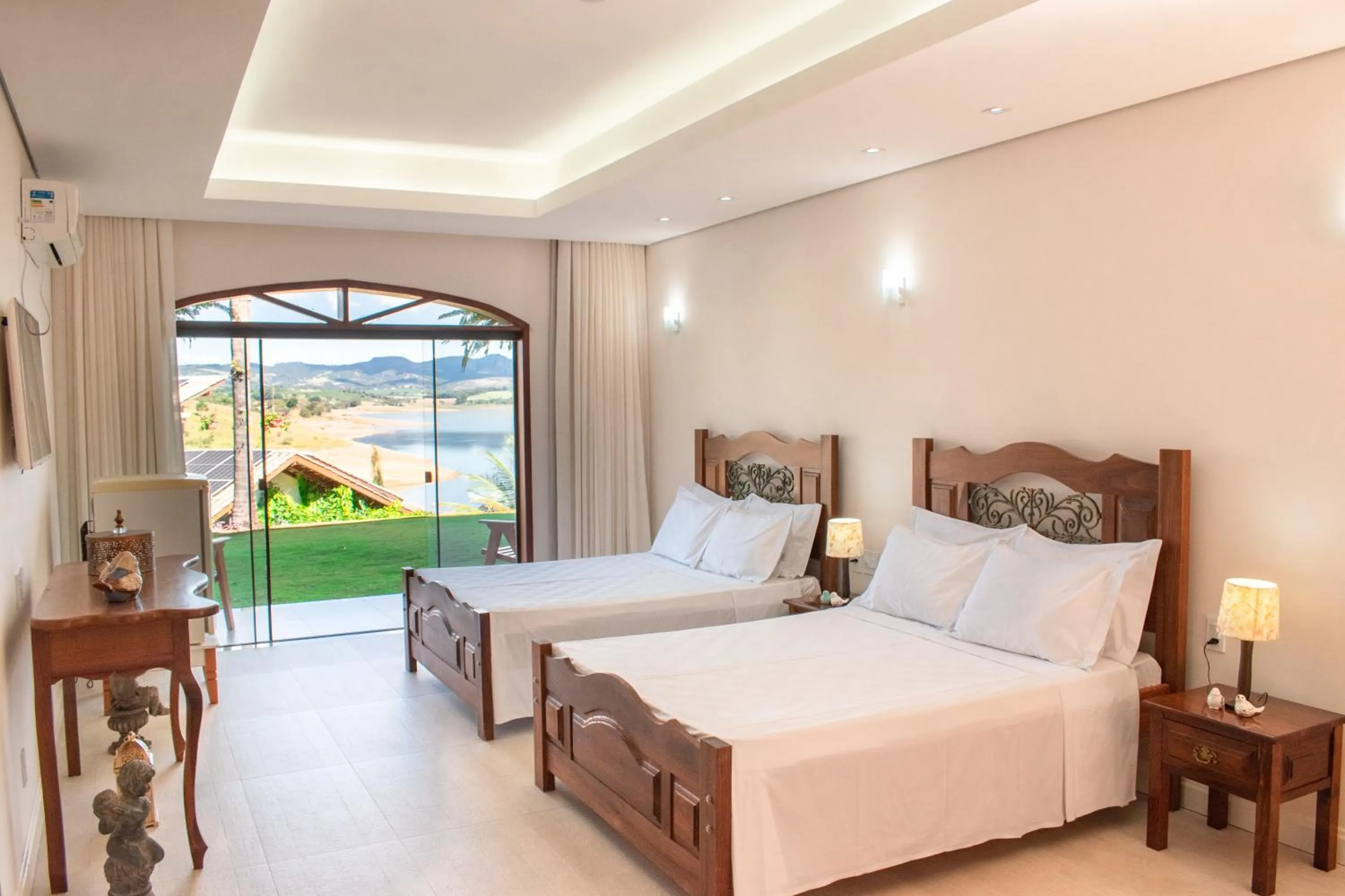 Deluxe Family Suite in BellaMinas Pousada