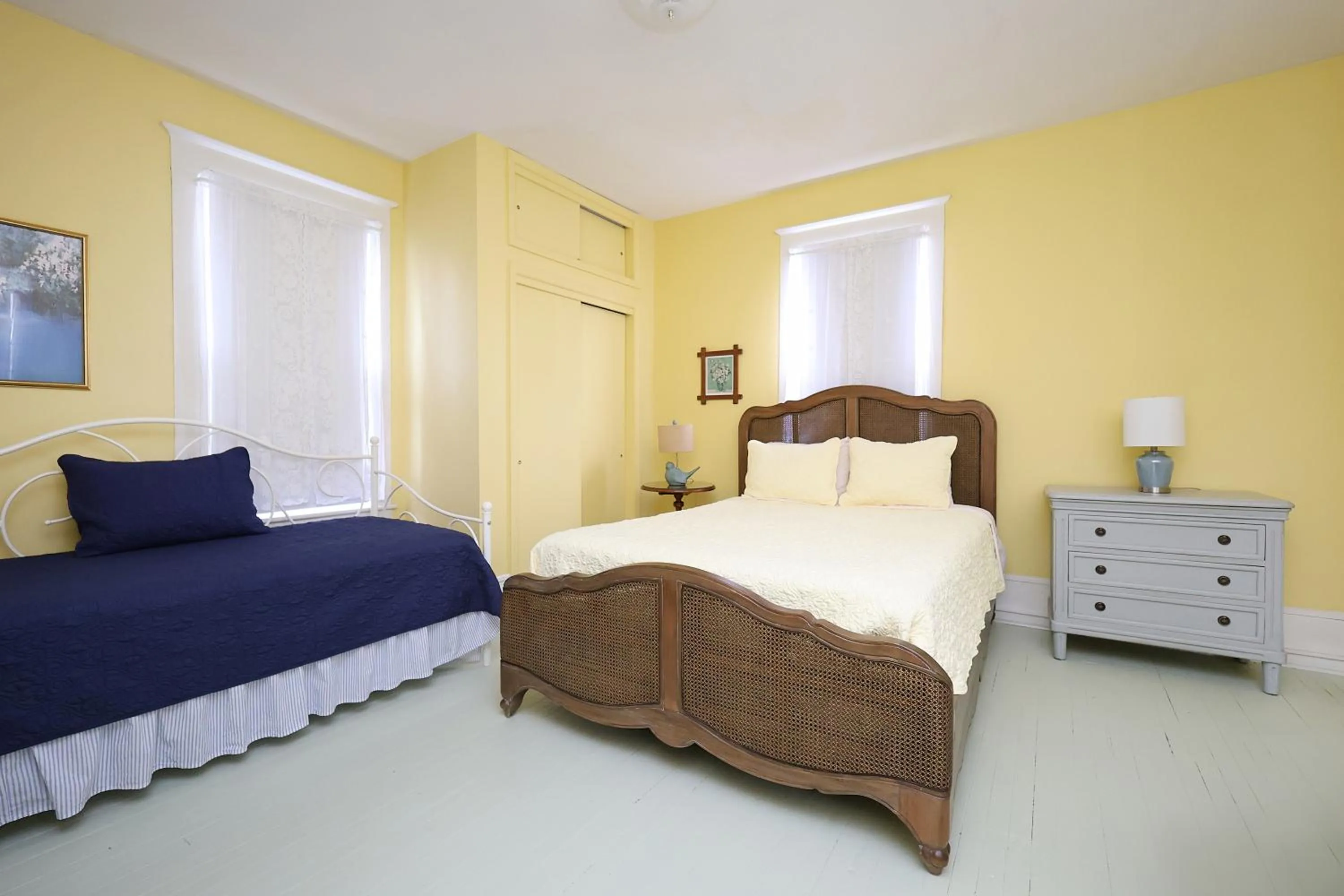 Double Room with Private Bathroom in The Dailey Renewal Retreat B & B