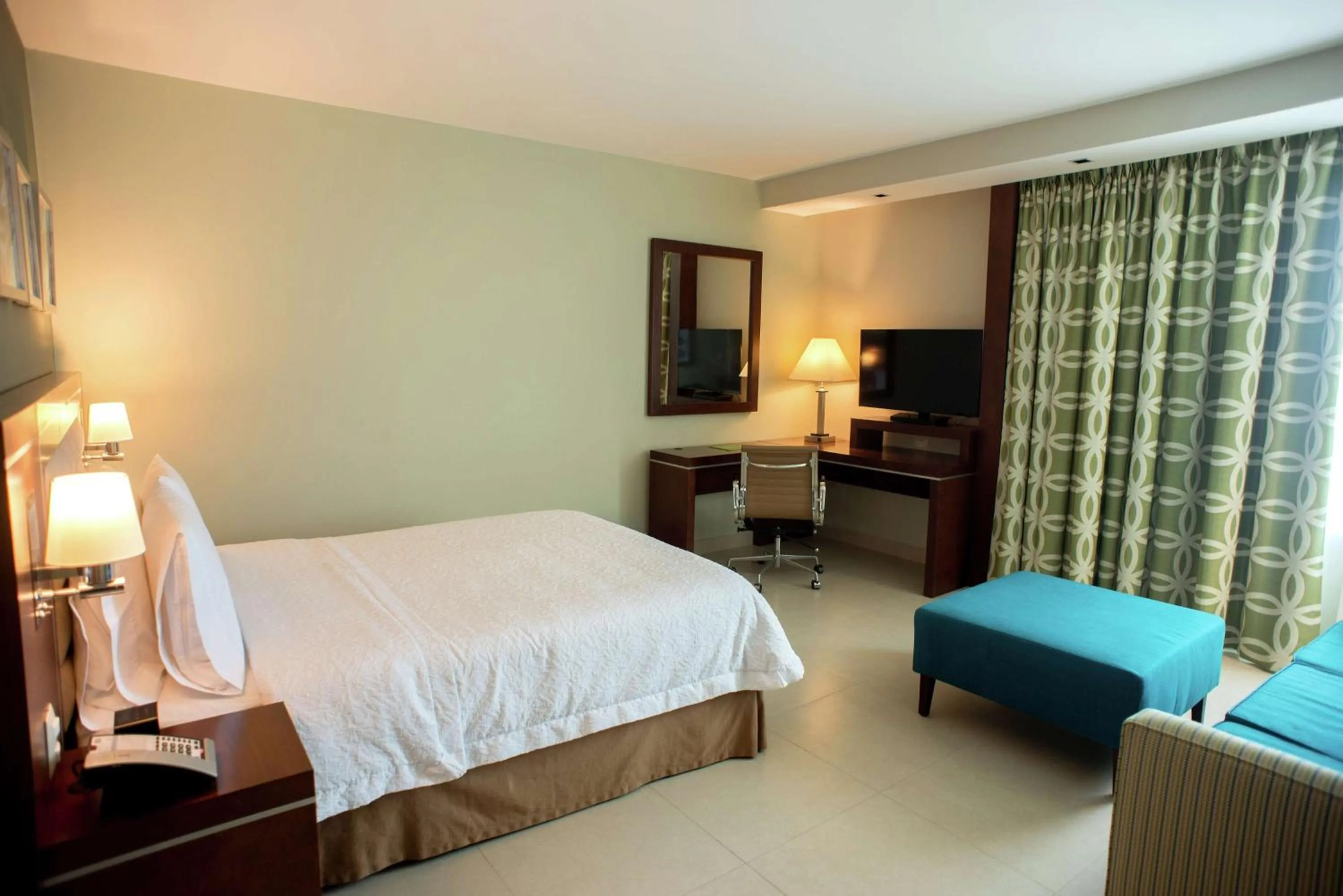 Queen Studio in Hampton Inn by Hilton Merida