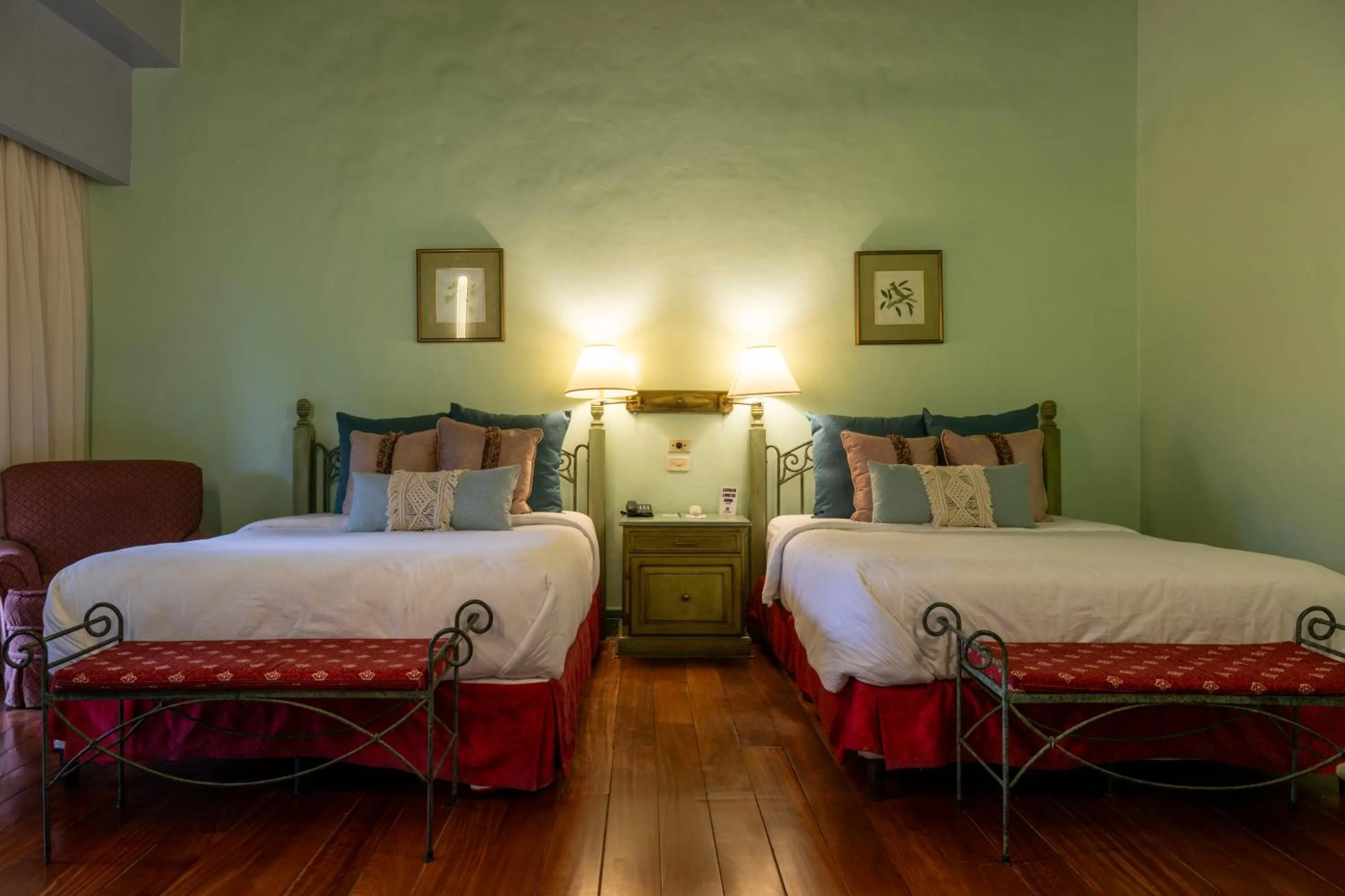 Deluxe Queen Room with Two Queen Beds in Hotel Casa Turire