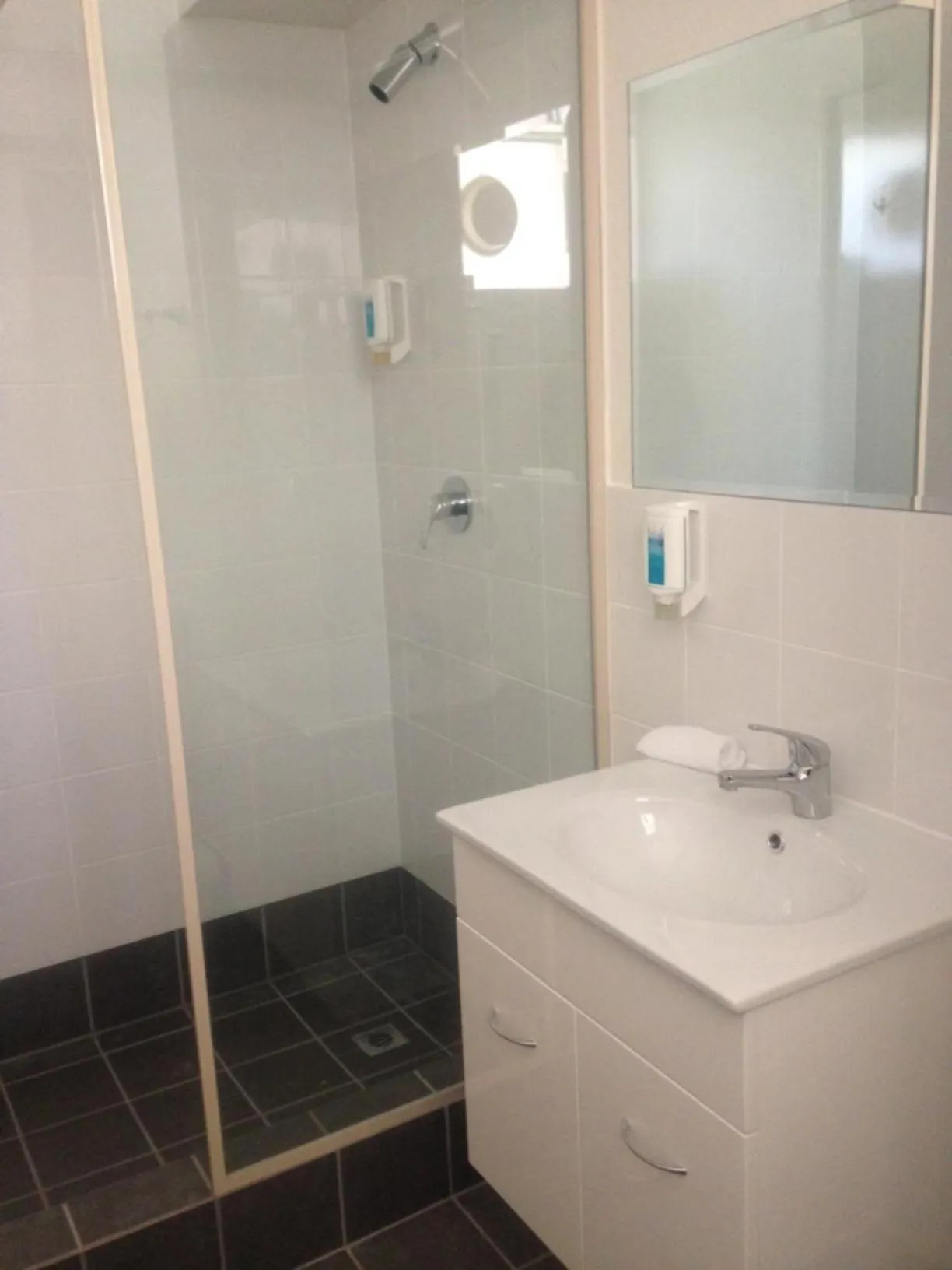 Budget Twin Room in Budget Motel