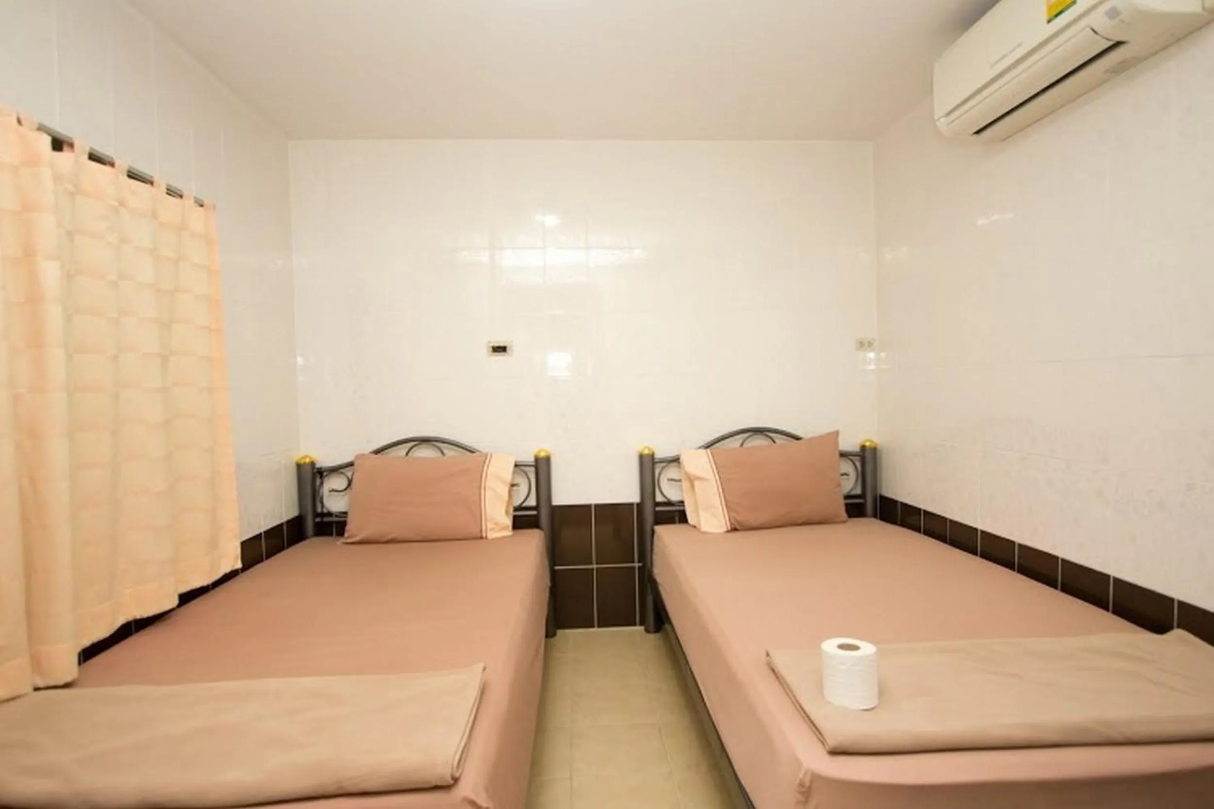 Standard Twin Room in At Home Guest House