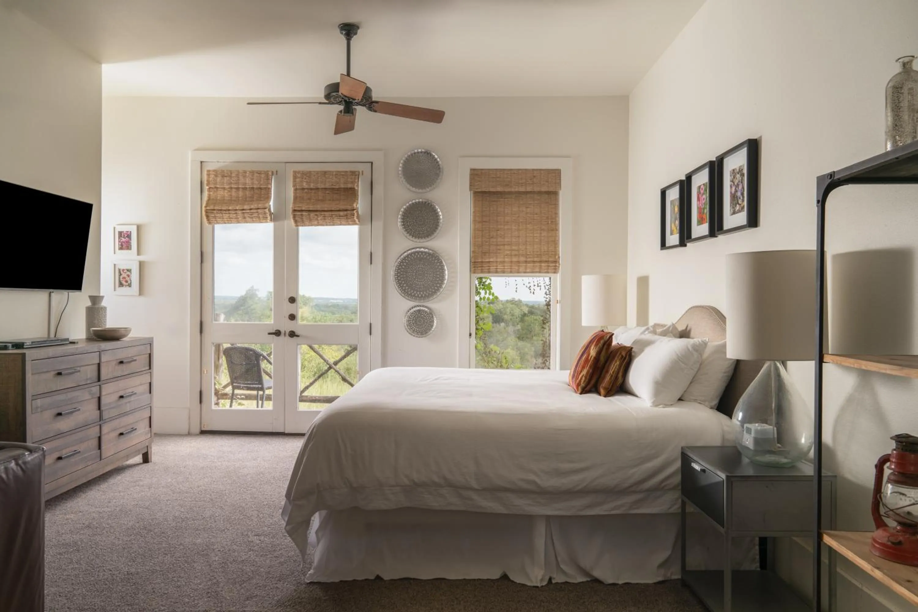 King Room - Disability Access - Kyle Room in Sage Hill Inn & Spa