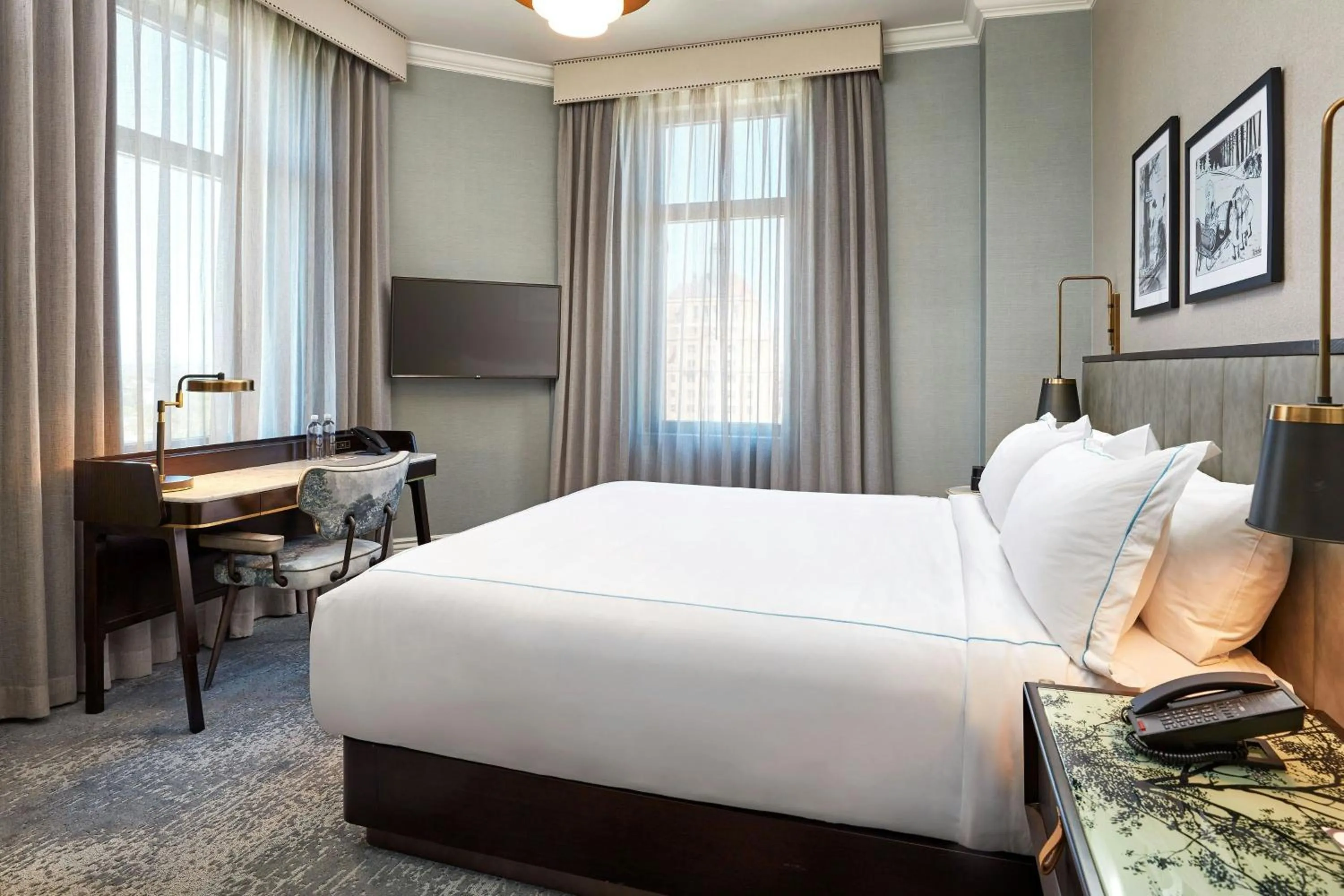 Deluxe Queen Room in The Citizen Hotel, Autograph Collection