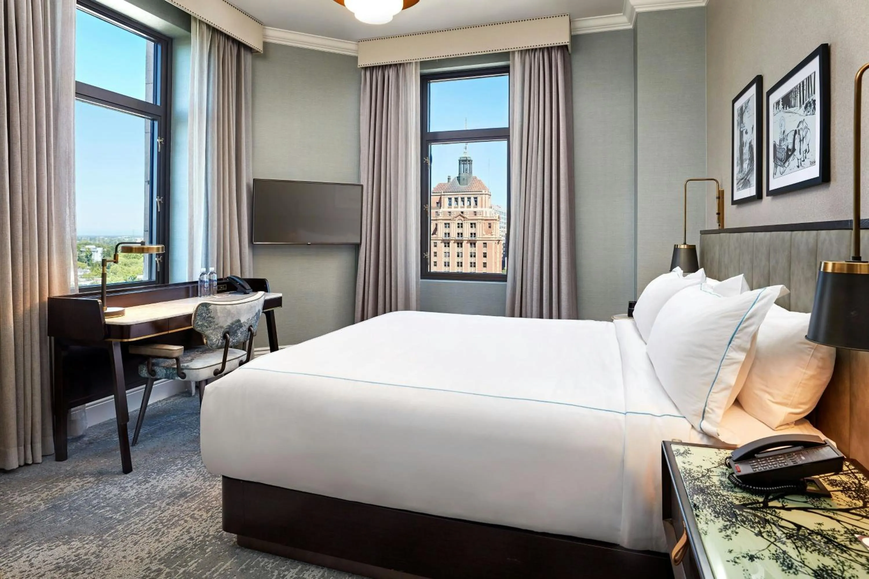 Deluxe King Room in The Citizen Hotel, Autograph Collection